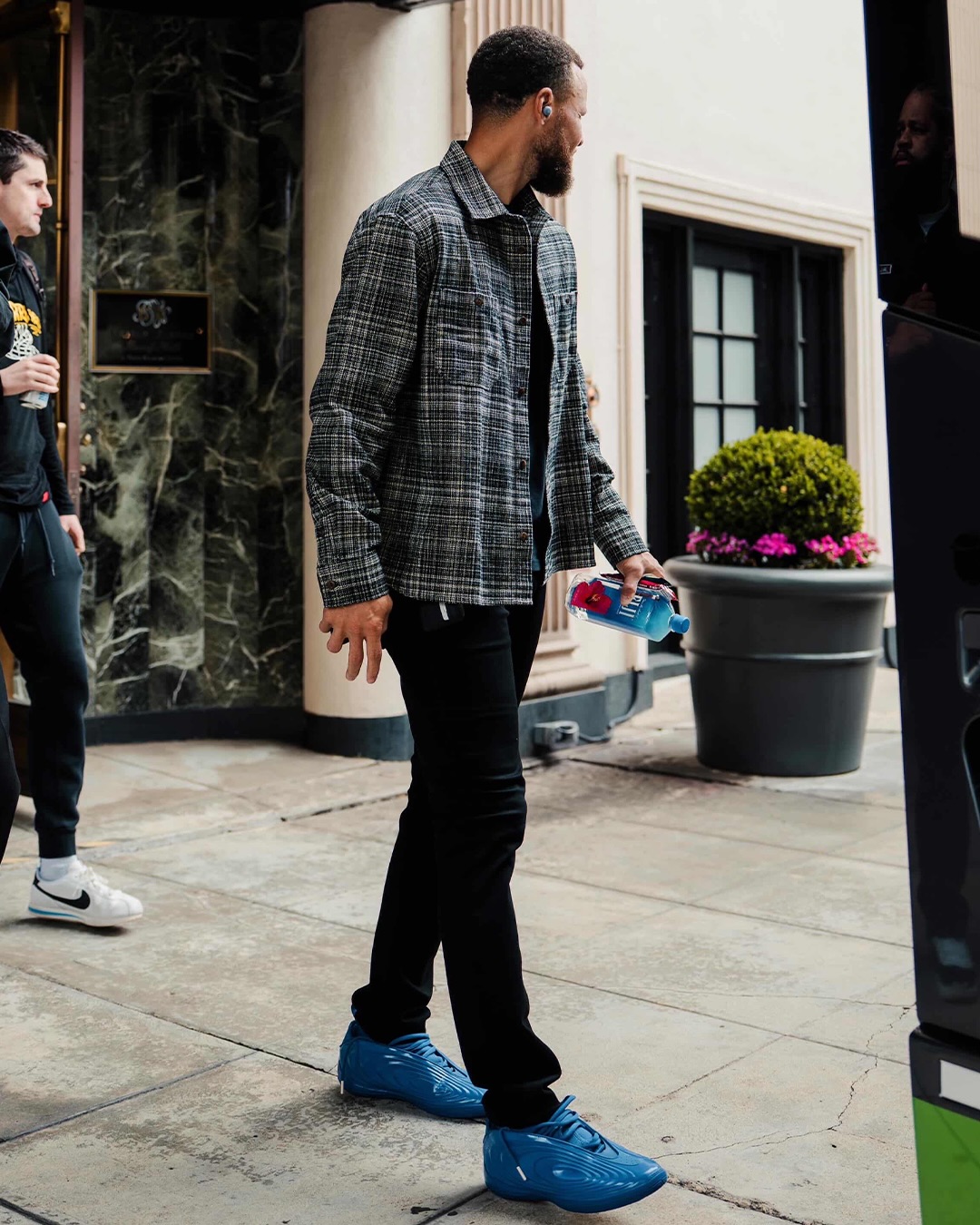 Steph showing Nipsey Hussle love by rocking The Marathon Clothing