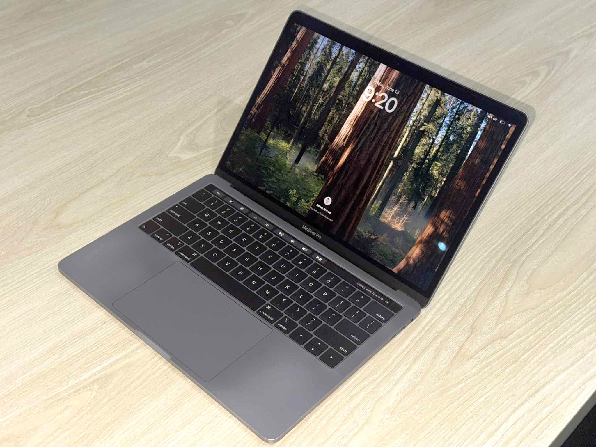 MacBook Pro 13 inch Year 2017 Processor code i5 Storage 256 SSD