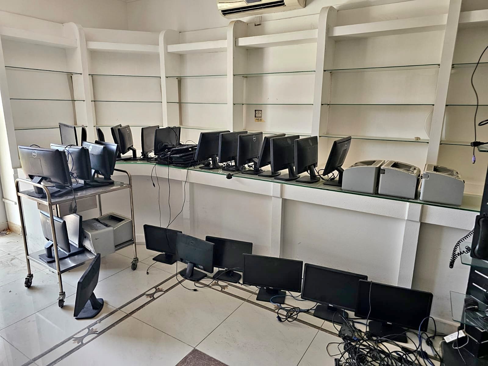 Bulk Sale – Used IT Equipment (Complete Lot) - Desktop Computers - Doha ...