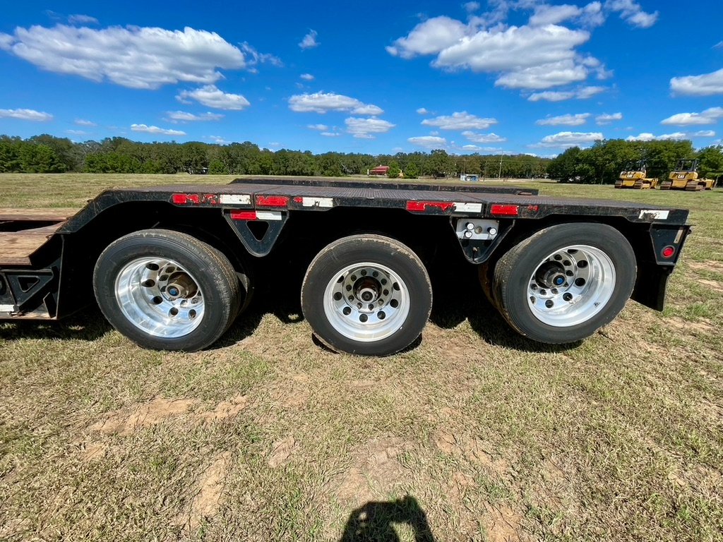 2018 TRAIL KING TK110HDG TRI-AXLE DETACHABLE RGN LOWBOY TRAILER ...