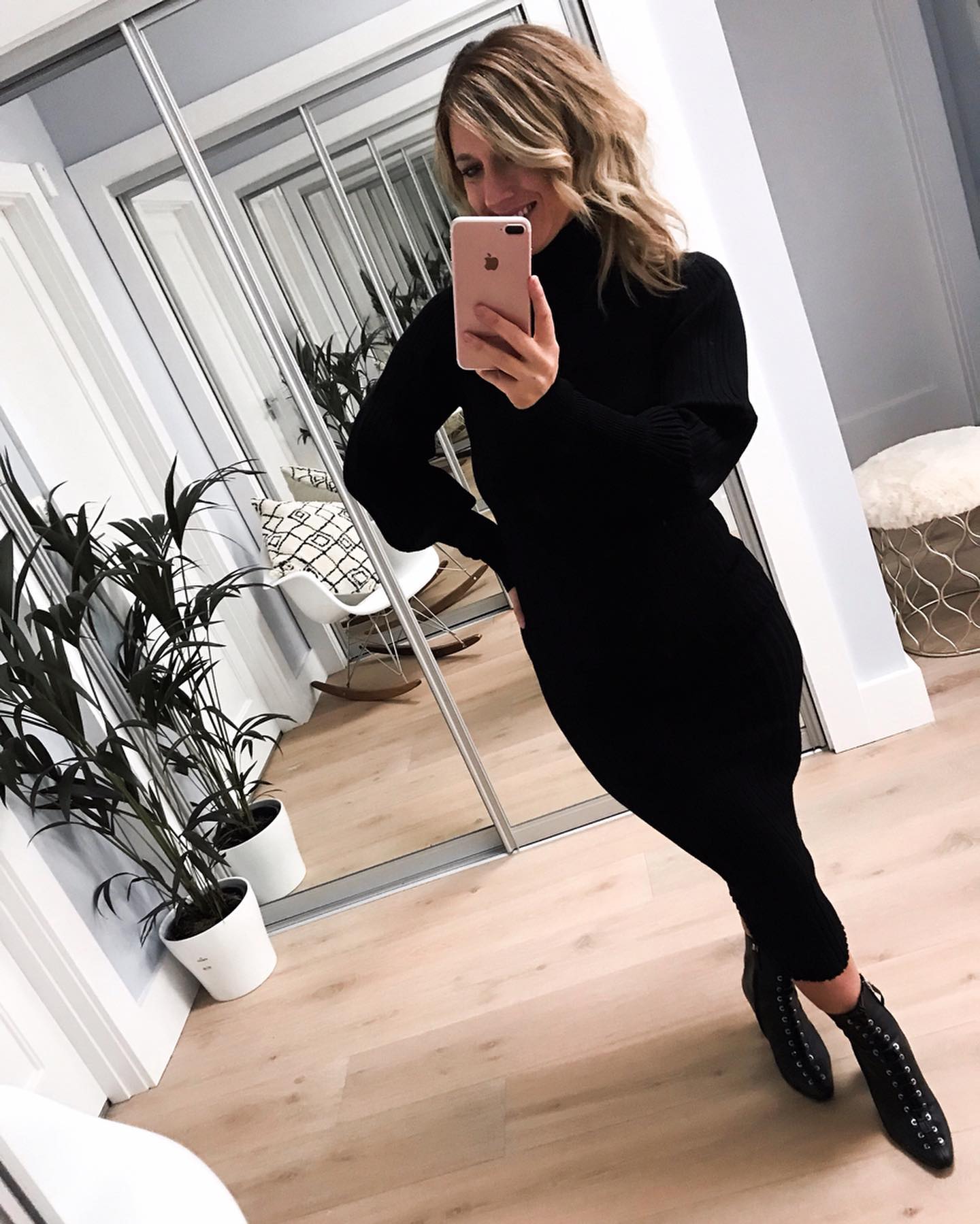 zara black jumper dress Today's OOTD is this super cosy x I posted a few weeks ago and was only €20 I think in sale ZARA WOMAN COLLECTIONMidi dress Size:5 NOV2025IMMIDIATES 66176PS: Plus Size Off