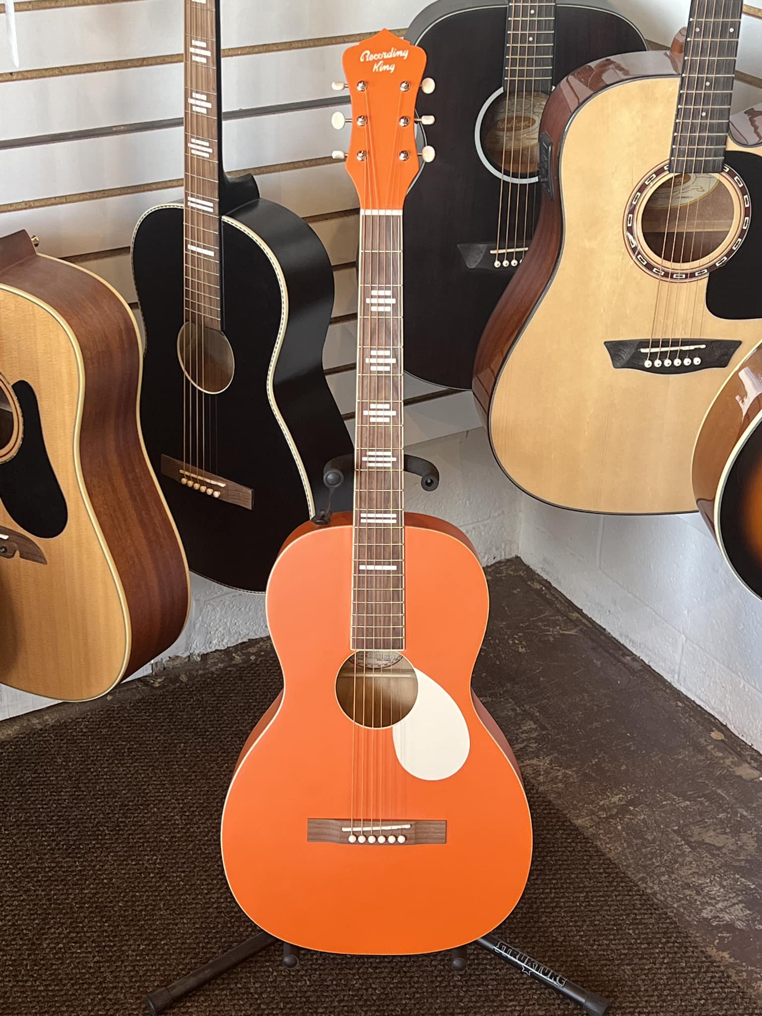 Recording King Dirty 37 guitar review