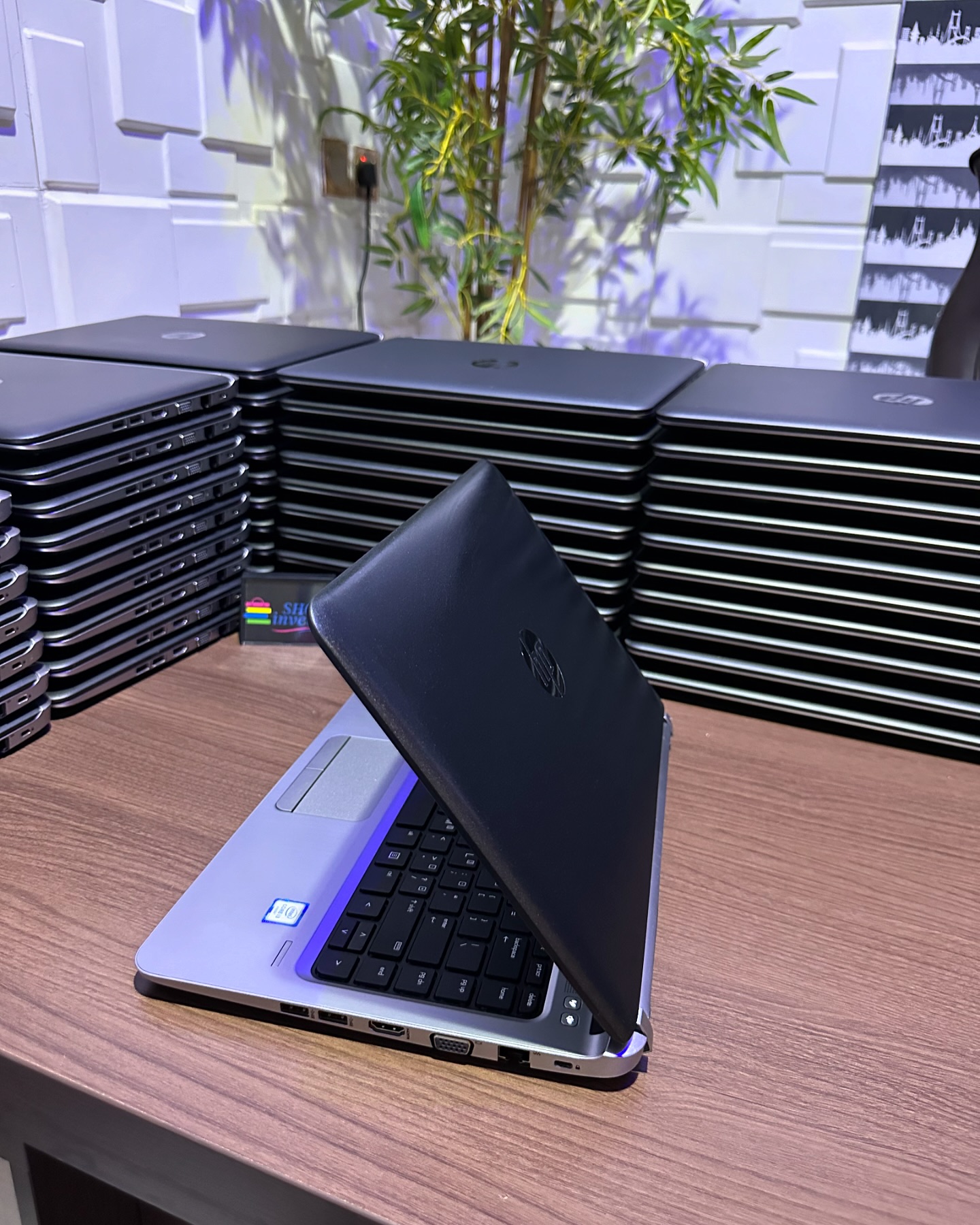 HP EliteBook 630 G9 - 12th Gen. Intel Core i3 - 256GB SSD - 8GB