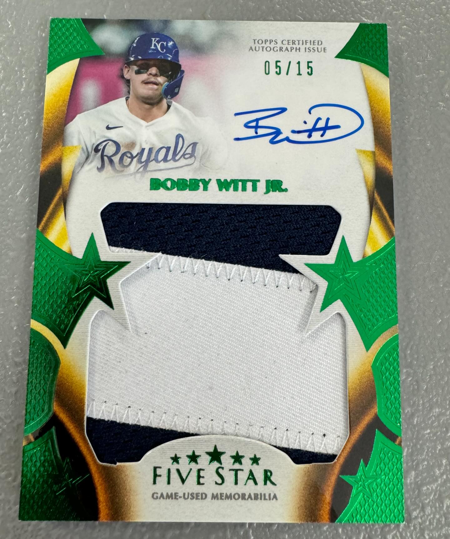 HUGE logo patch on this Bobby Witt Jr. 1/1 auto ??