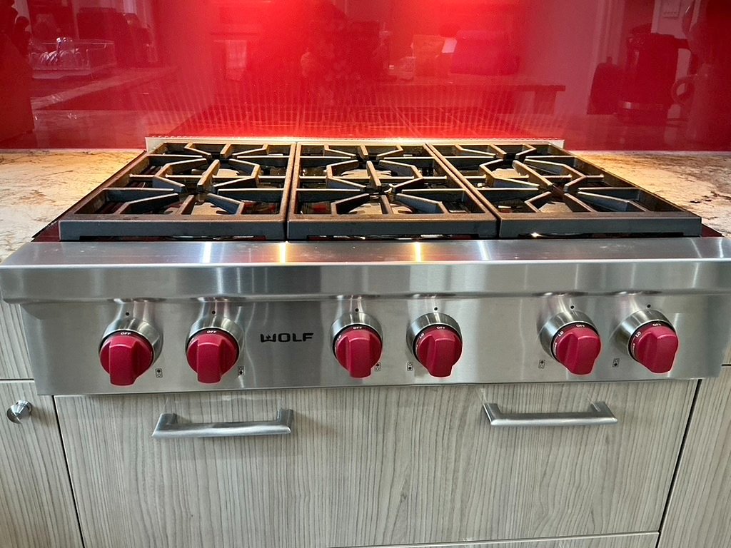 WOLF 36 inch Gas Rangetop 6 burners SRT366 - Ranges & Ovens - Toronto ...