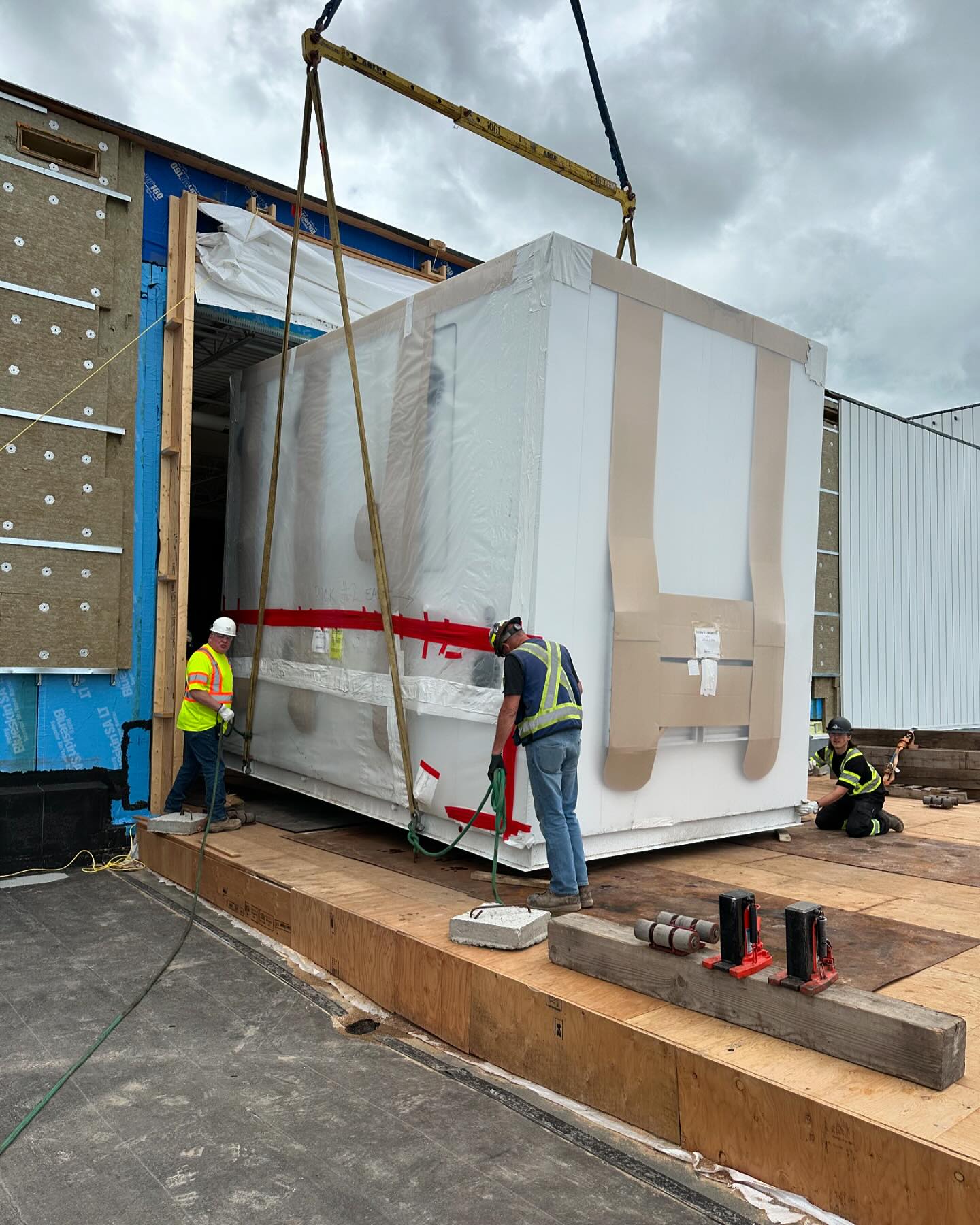When the logistics of a job seem... - Willm's Craning Ltd.