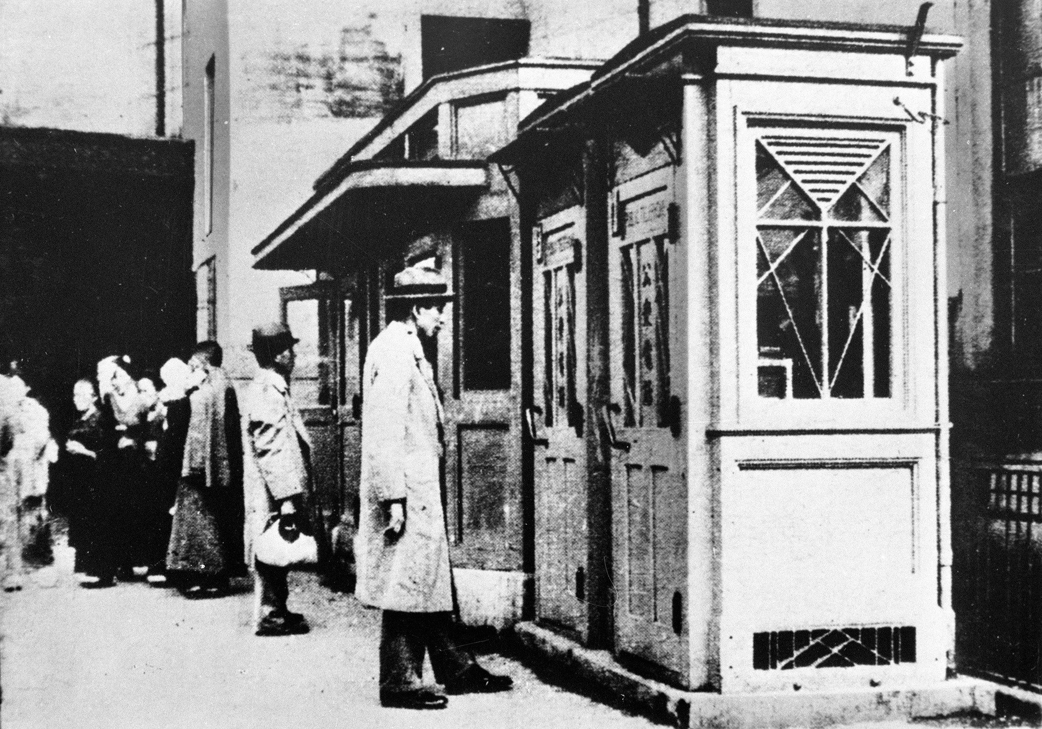 今日は電電記念日☎️📞／ 1869年10月23日に東京-横浜間の電信線架設