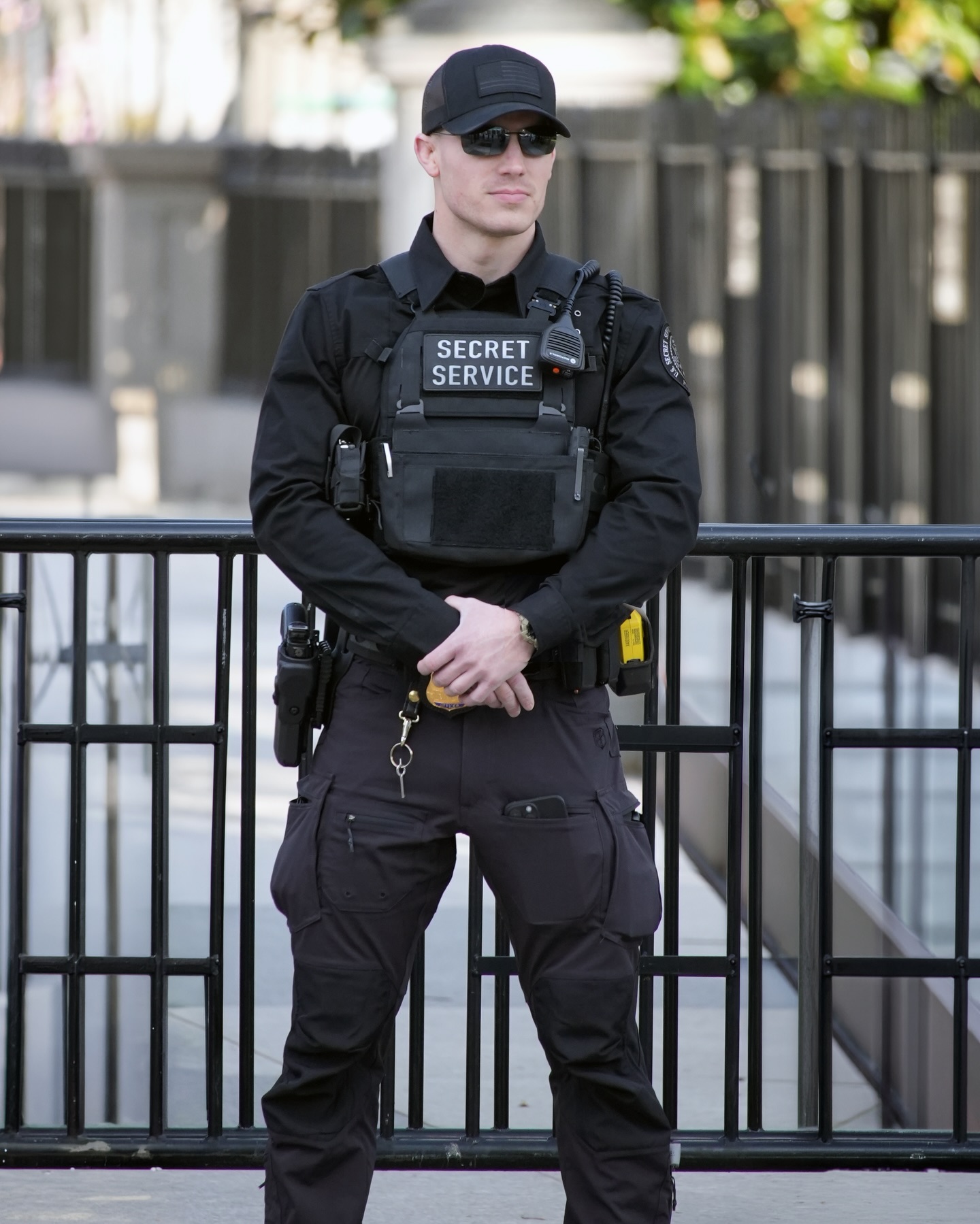 A United States Secret Service Police Officer stands watch outside