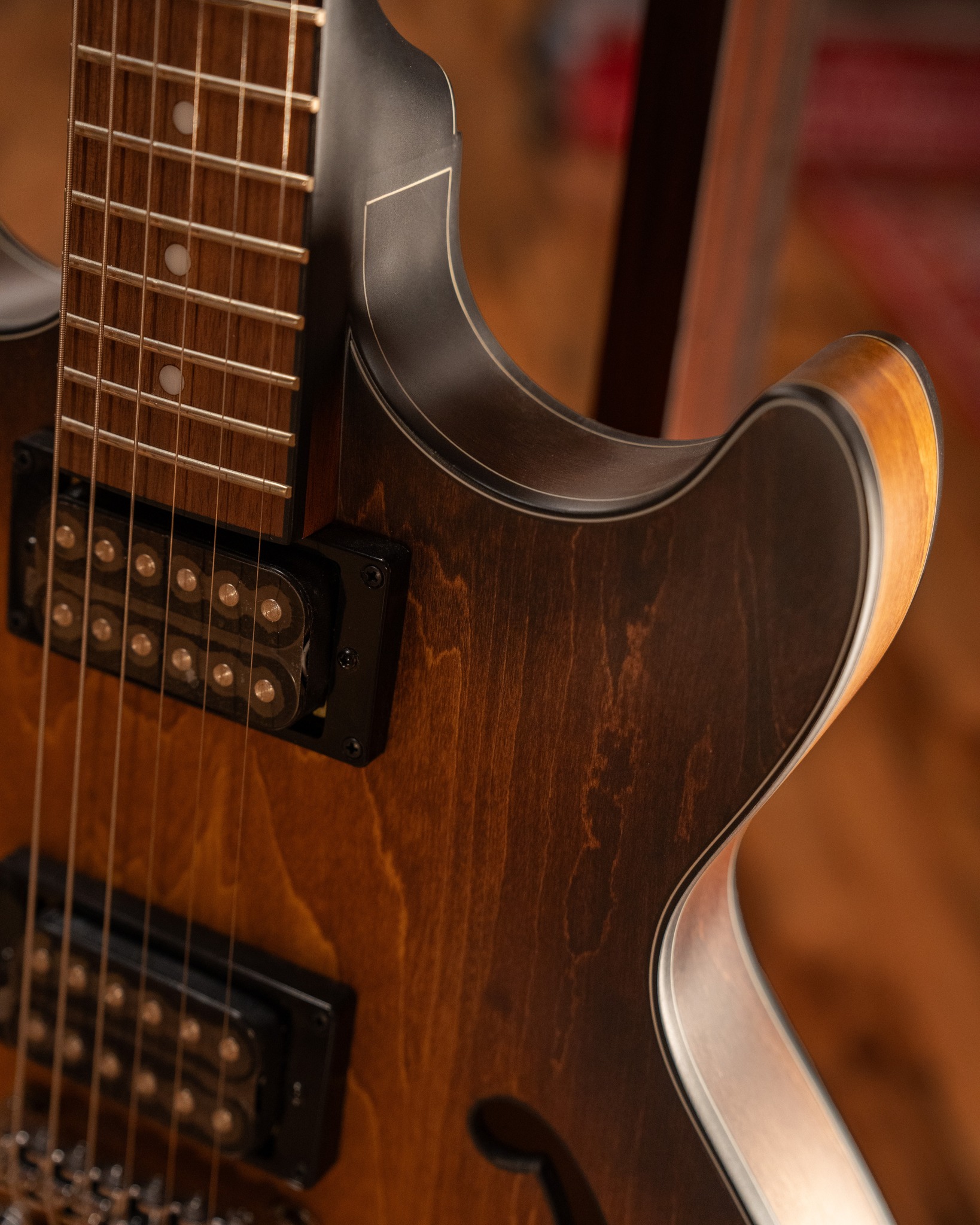 Ibanez Artcore AM73B semi-hollowbody guitar review