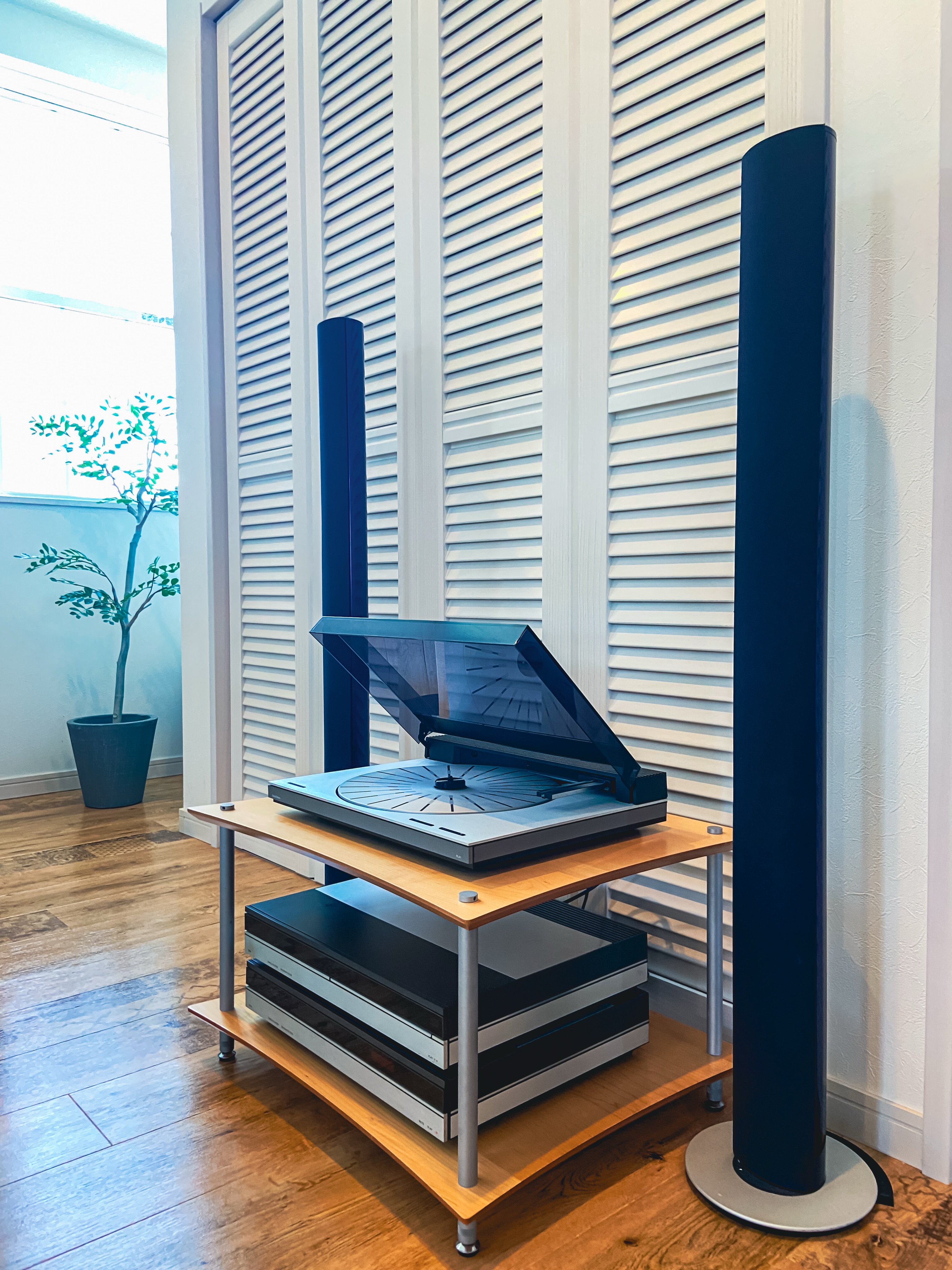 Bang&Olufsen / Beolab 4000 B&O製のアクティブスピーカー🇩🇰 斬新な