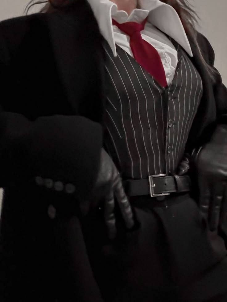 mafia dress style for ladies 𝙇𝙖𝙙𝙞𝙚𝙨 𝙒𝙞𝙩𝙝 𝙈𝙖𝙛𝙞𝙖 / 𝘼𝙙𝙫𝙚𝙣𝙩𝙪𝙧𝙚 𝙊𝙪𝙩𝙛𝙞𝙩𝙨 𝗣𝟮 🔥😬🖤 Black_Party_Dress