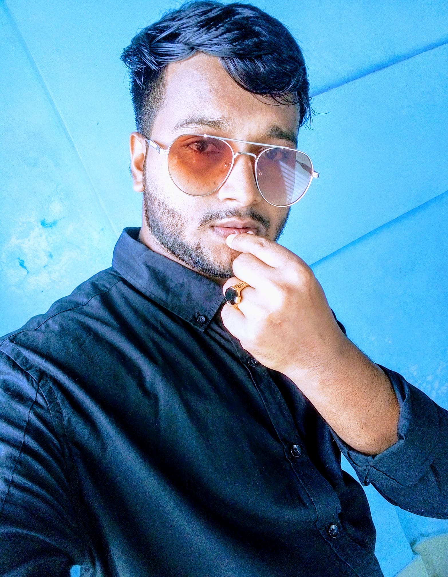 MODEL RAJU