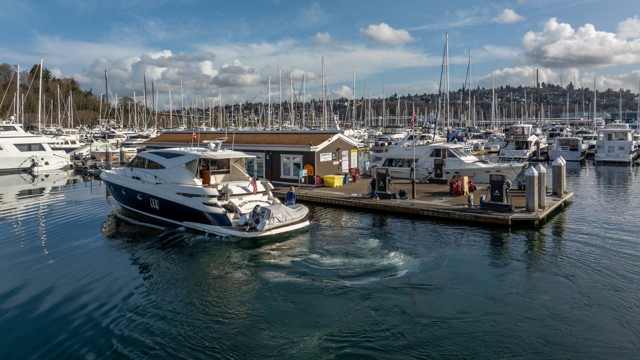 If you’re out on the water near... - Elliott Bay Marina | Facebook