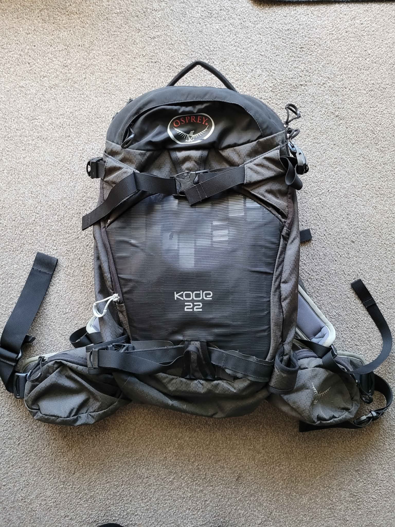 osprey airline bag Transporter 36L Travel Pack, White OS JanSport Right Pack Expressions Model:TSCSHDIISPS-761XHB Womens spring outfit inspo through Top