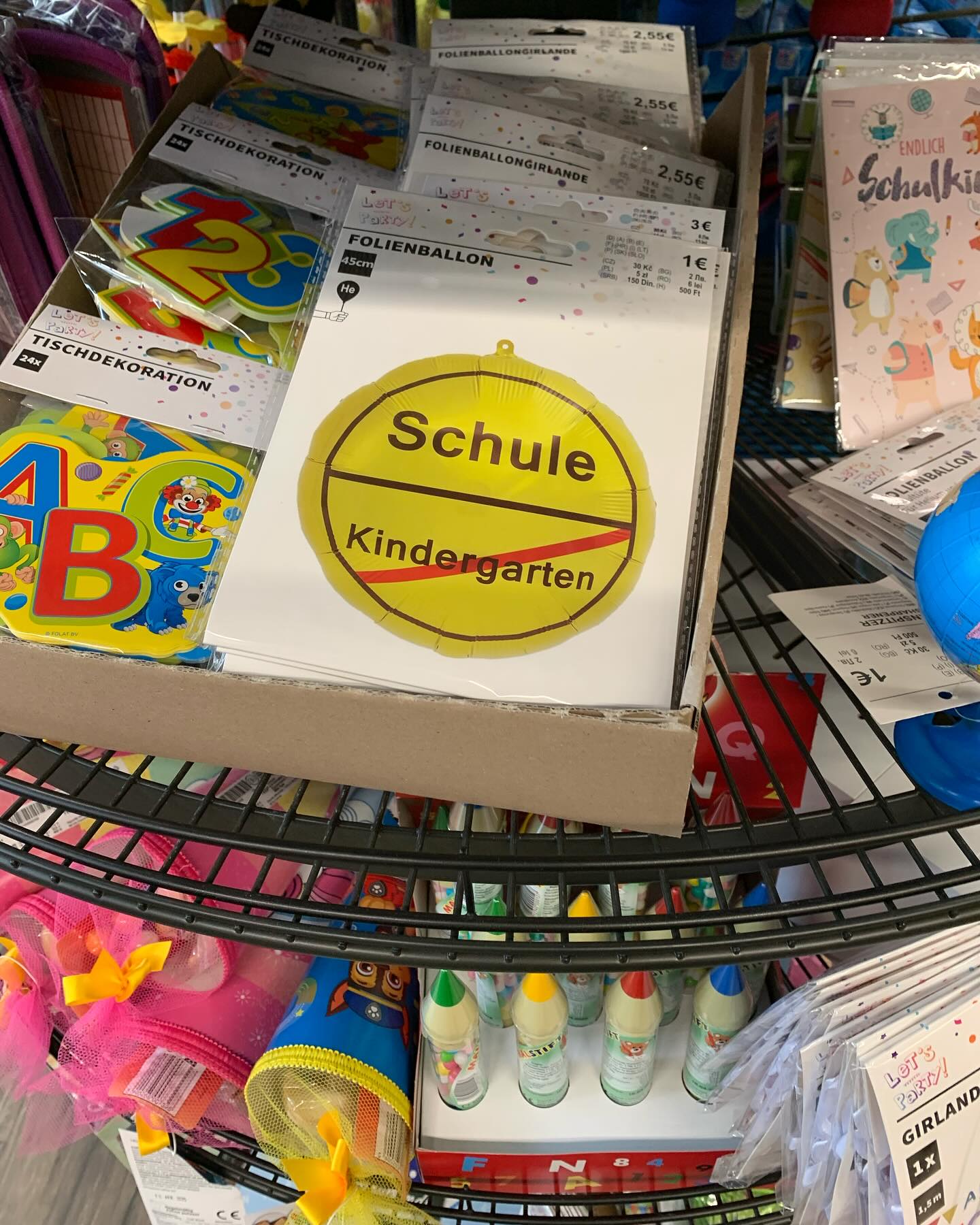 Auch bei Tedi gibt's vieles zum Thema Einschulung! Schultüten, Geschenke, Schreibwaren, Dekoration für die Einschulungsparty und vieles mehr… kommt vorbei. #einschulung #schulmaterial #schultüten #dek