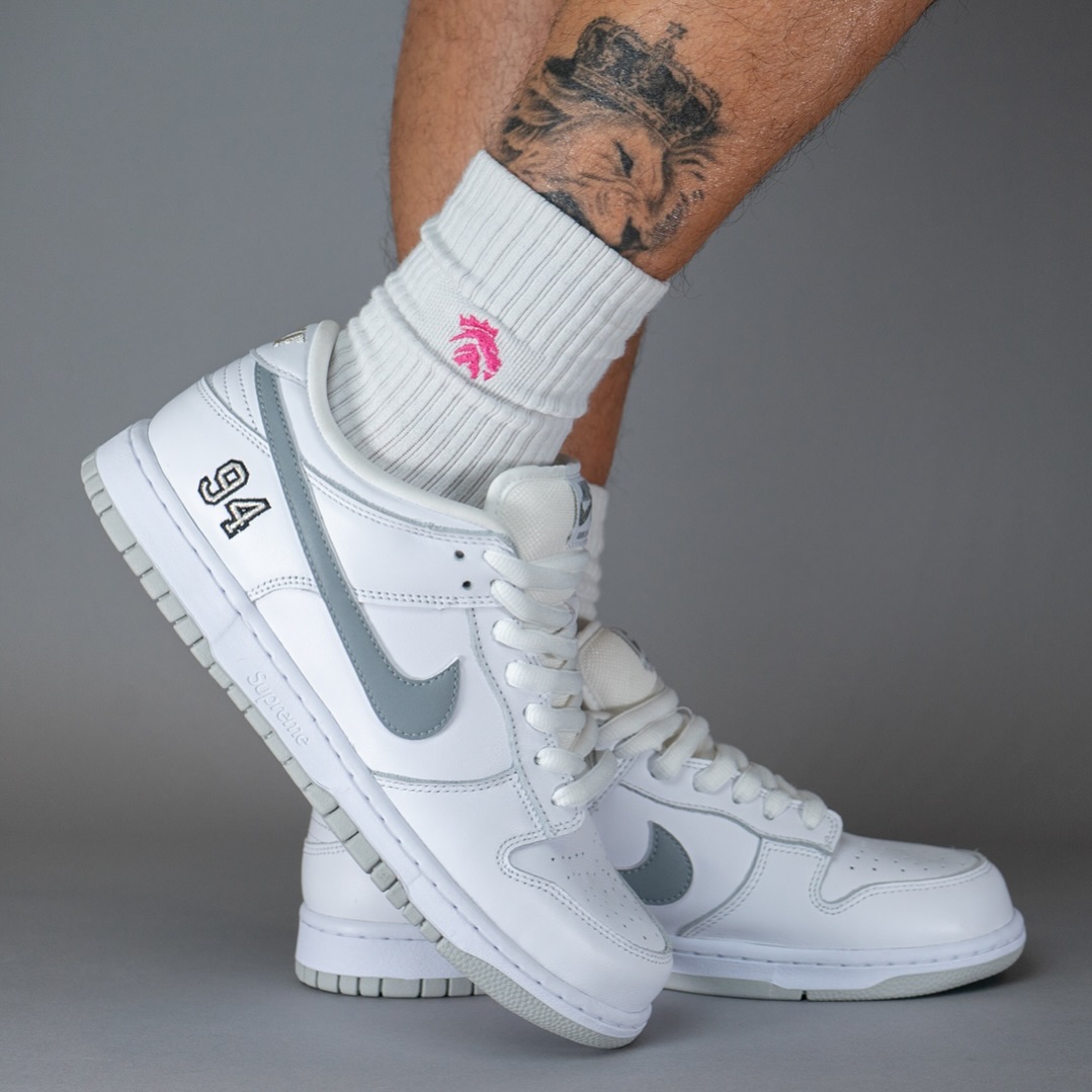 On-Foot Look // Supreme x Nike SB Dunk Low 