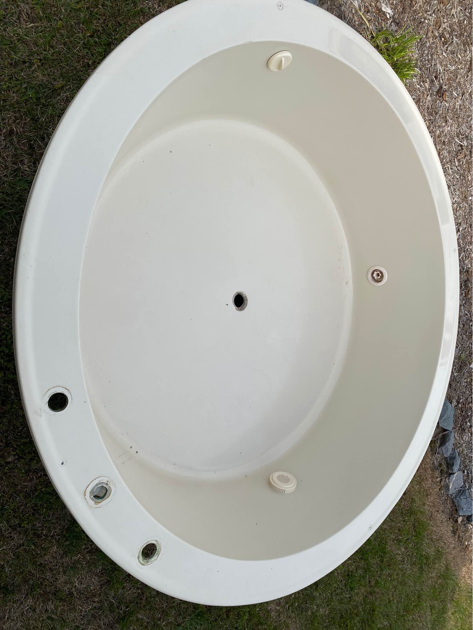 Round Spa Tub Shell - Pools & Spas - Raleigh, North Carolina | Facebook ...