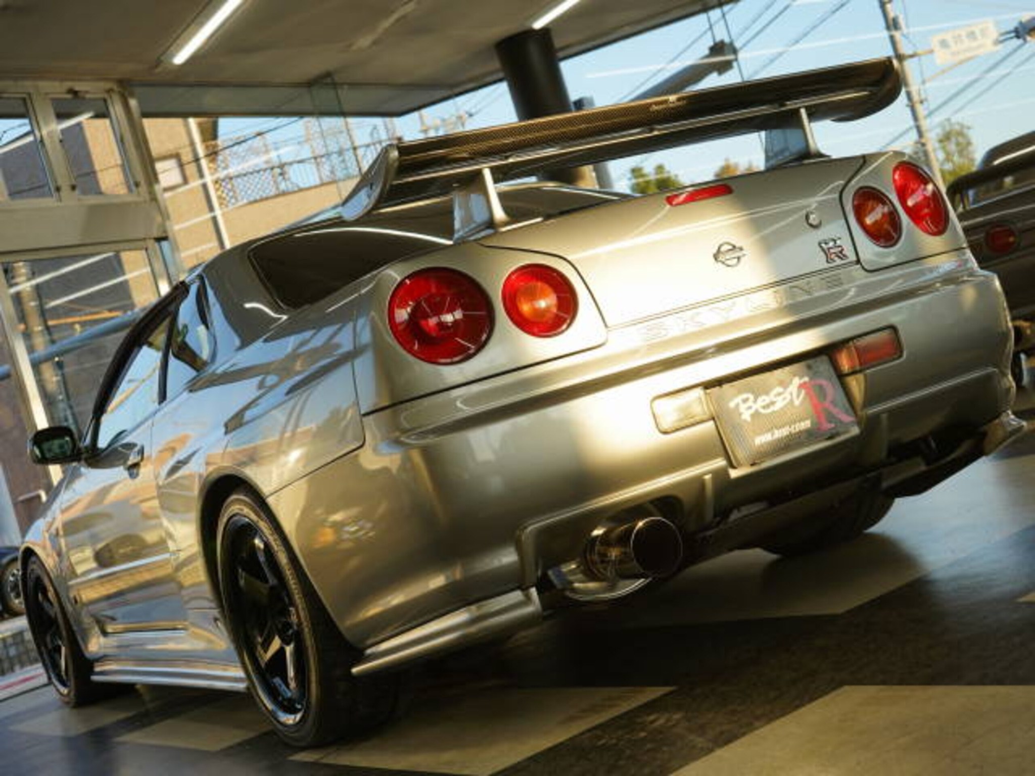 Nissan Skyline GT-R BNR34 V-Spec II NUR with Nismo parts