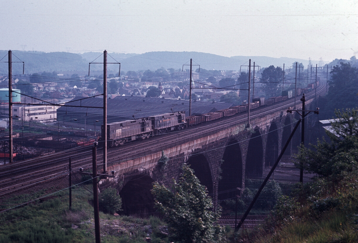Penn Central operation on Hell Gate Bridge in 1972