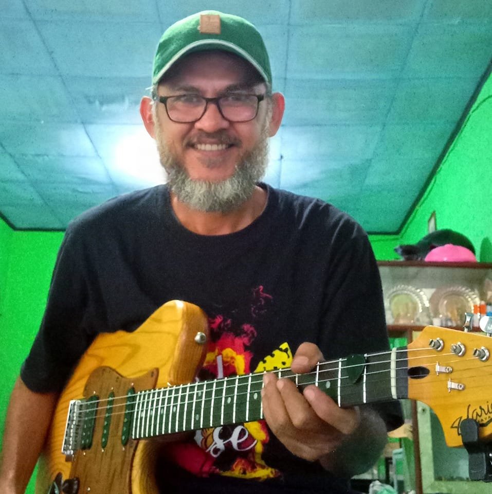 Guitar Players - Community | DESCRIBE THIS MAN IN JUST ONE WORD 🗣️ ...