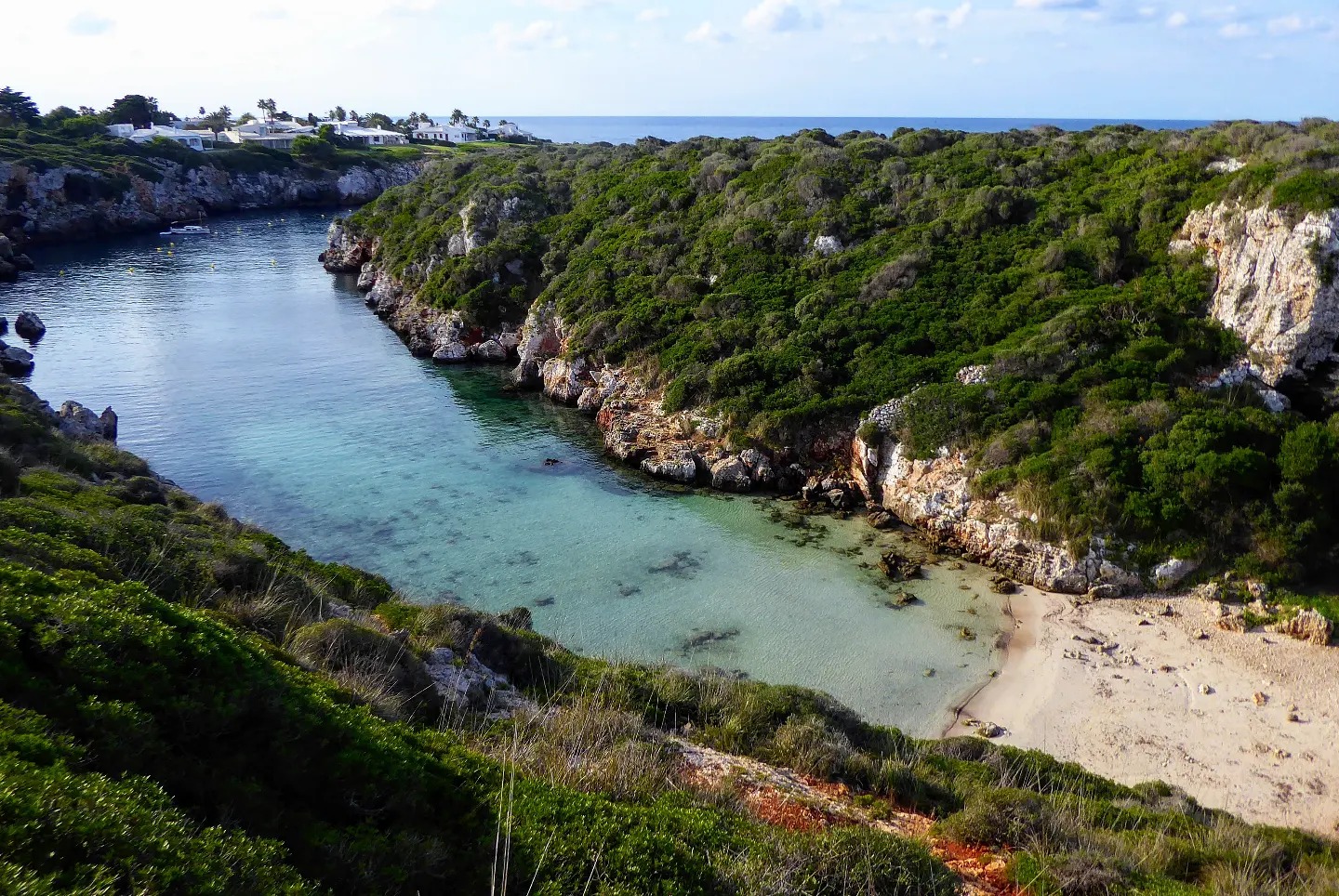 cala-biniparratx-es-otra-de-las-menorcadiferente