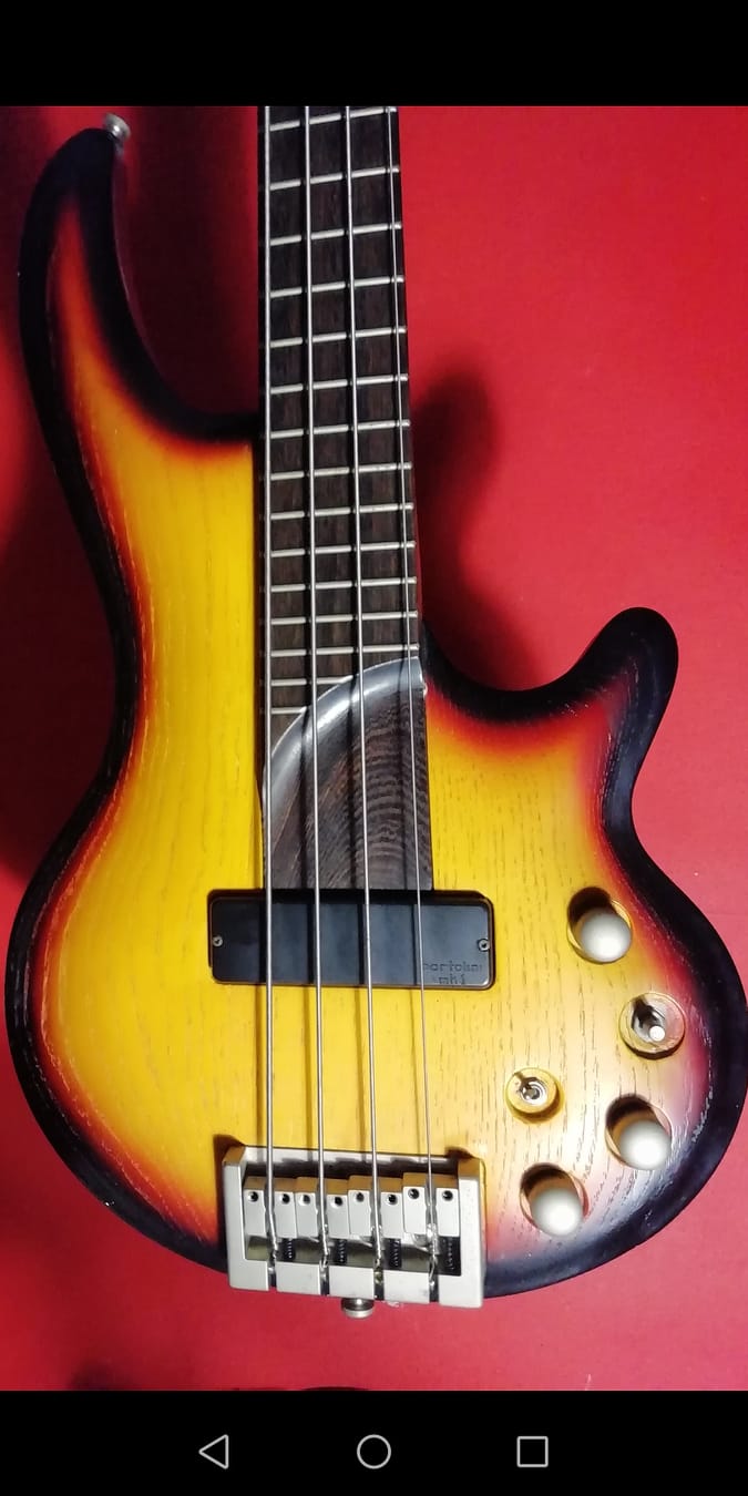 R3500 The Cort Curbow 4AL bass is built in Korea by Cort and Greg