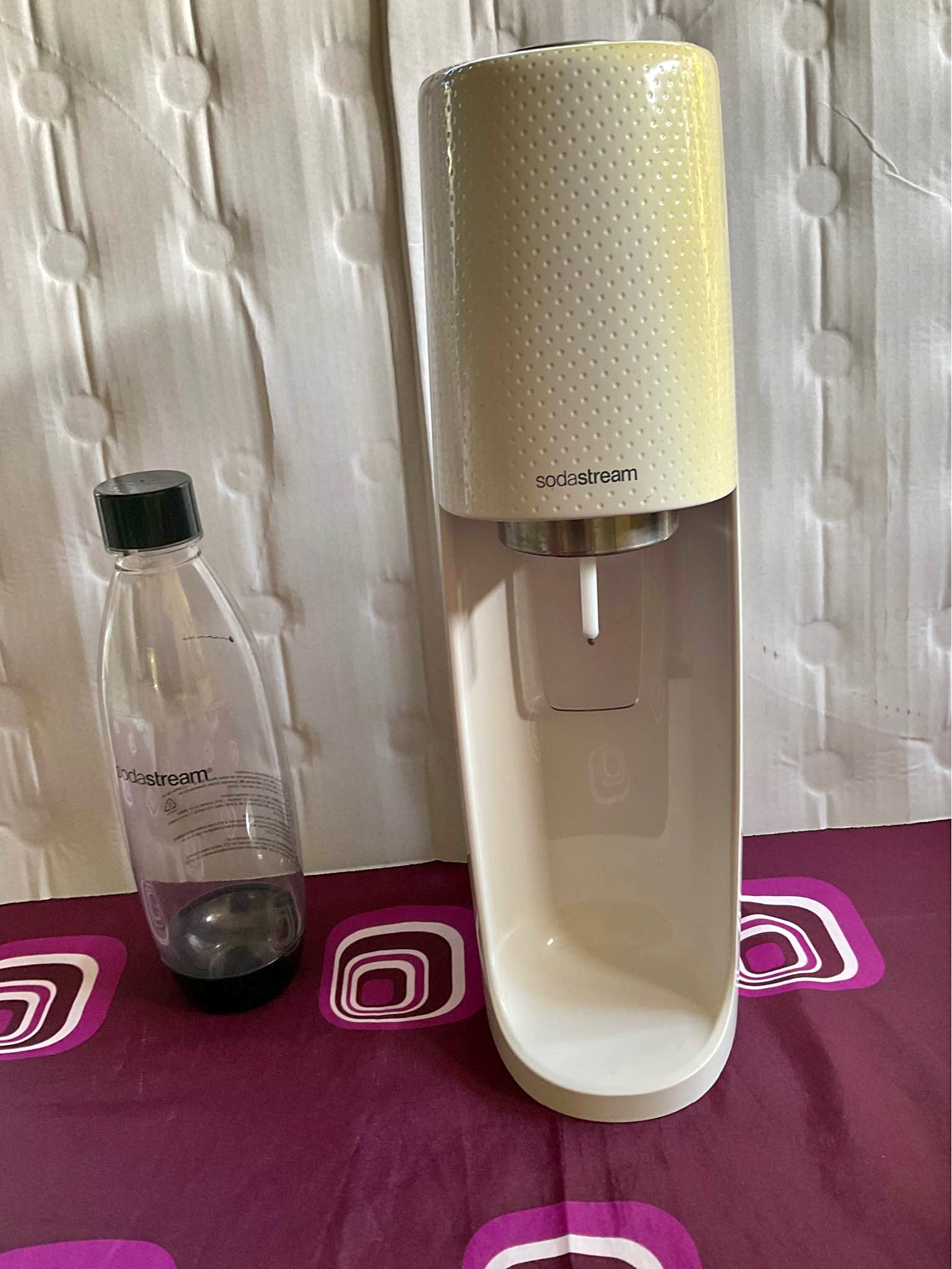SodaStream Sparkling Water Makers for sale in Juan-Les-Pins, Provence ...