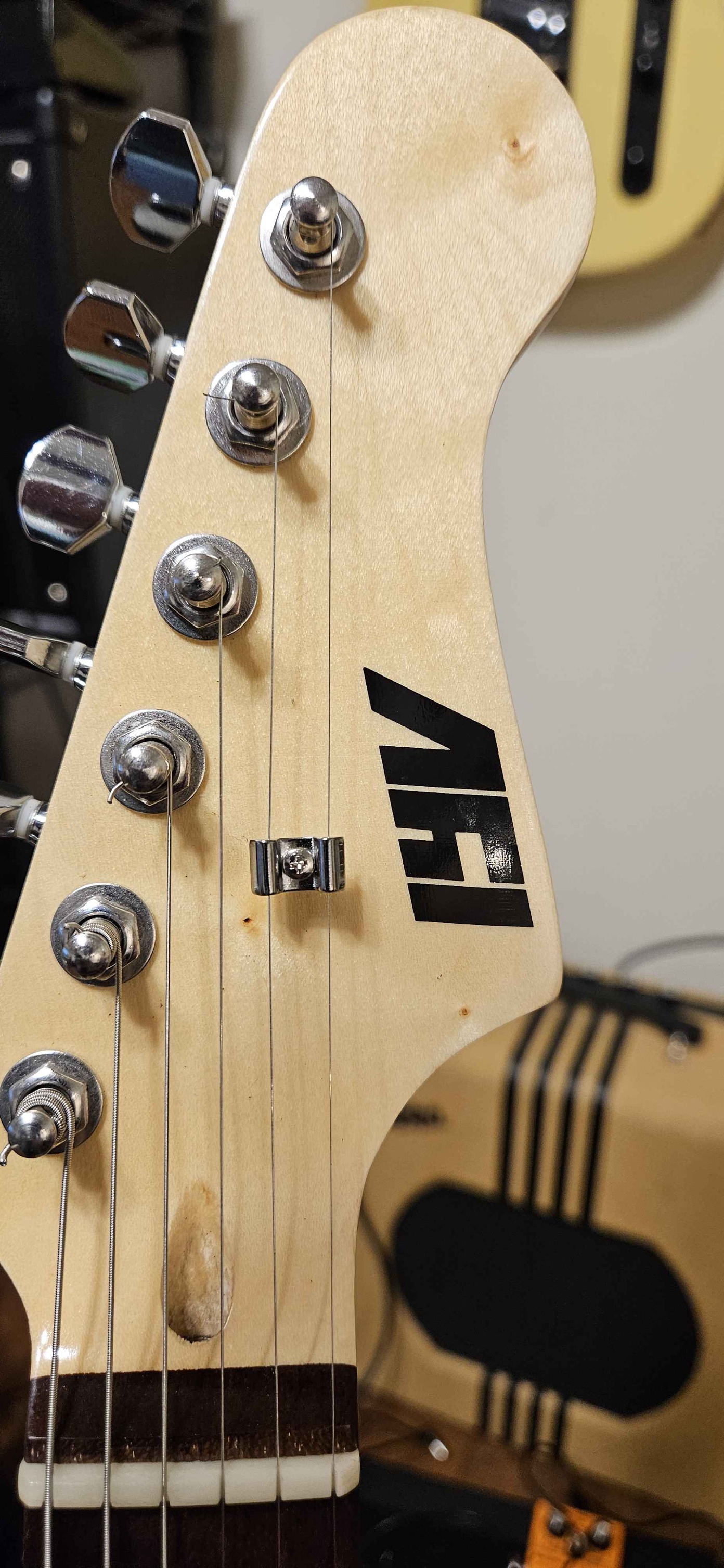 What is the IYV guitar brand?
