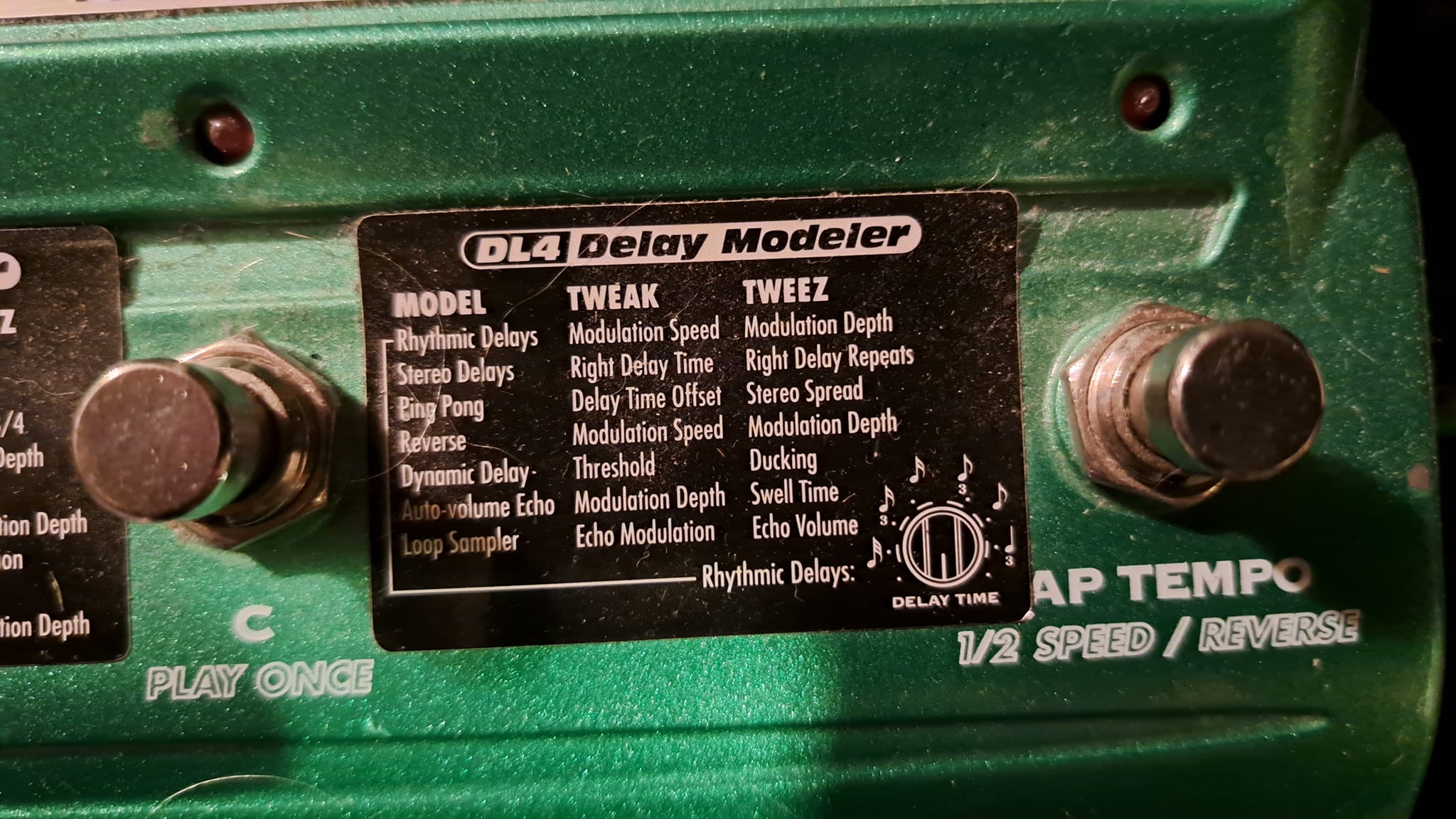 What do Tweak and Tweez dials do on Line 6 DL4?