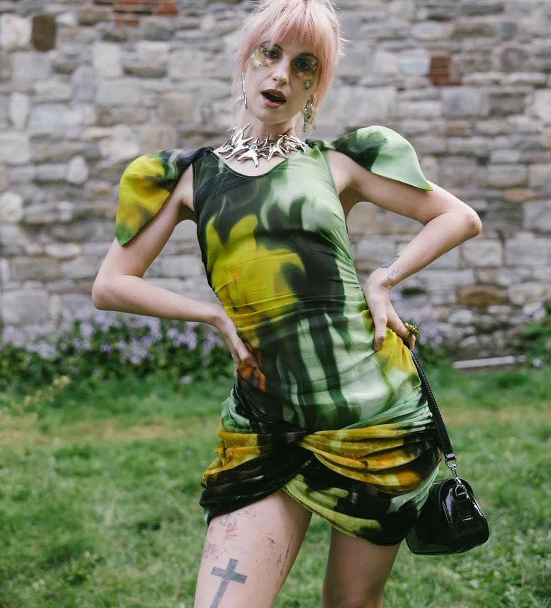 hayley williams green dress (Paramore) stuns in new photos. 📷 by Matt Weinberger Womens Linen Collection