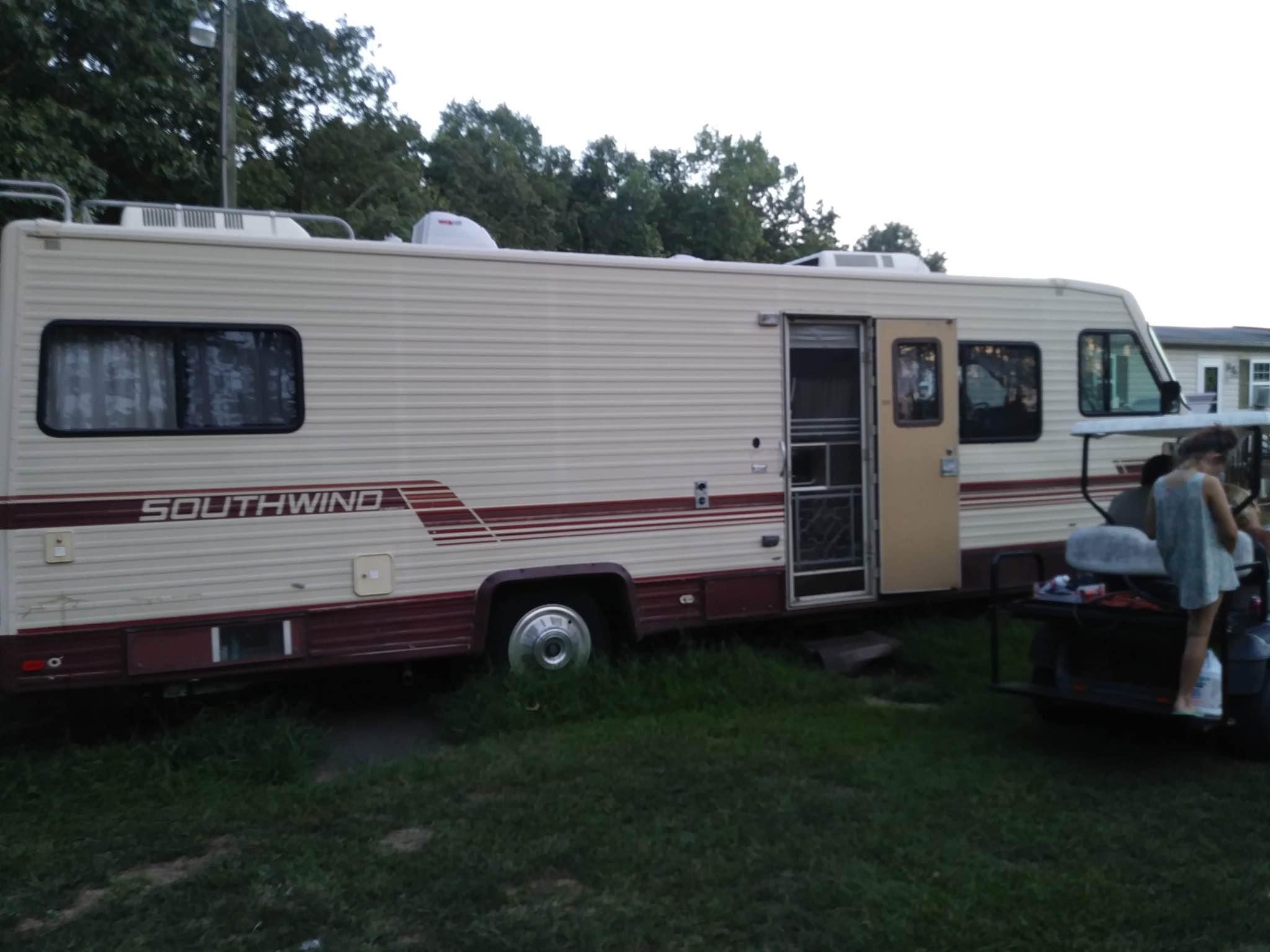 1986 Chevrolet Fleetwood southwind RV camper - RVs & Campers ...