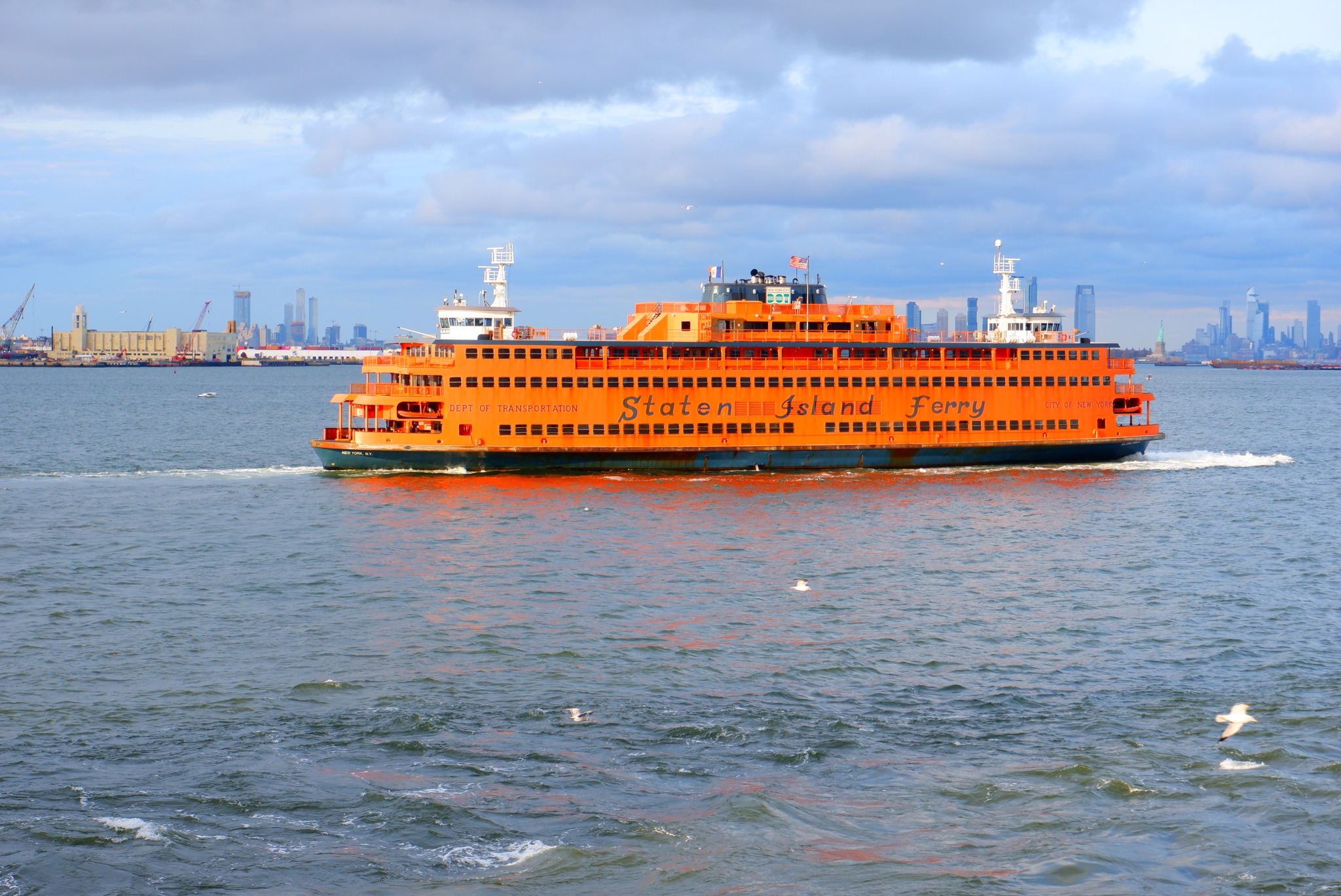 Take the free Staten Island Ferry for great views of #NewYorkCity!