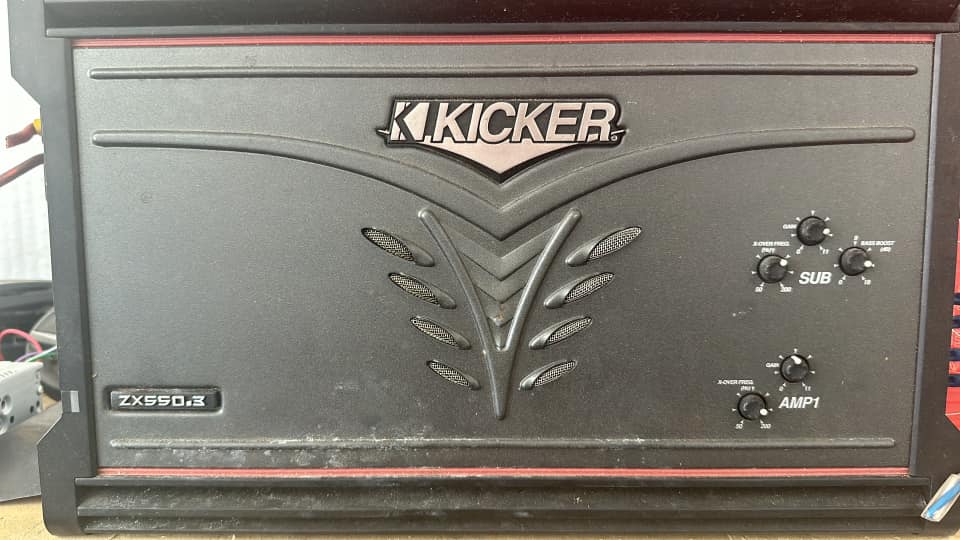 Kicker zx850.4