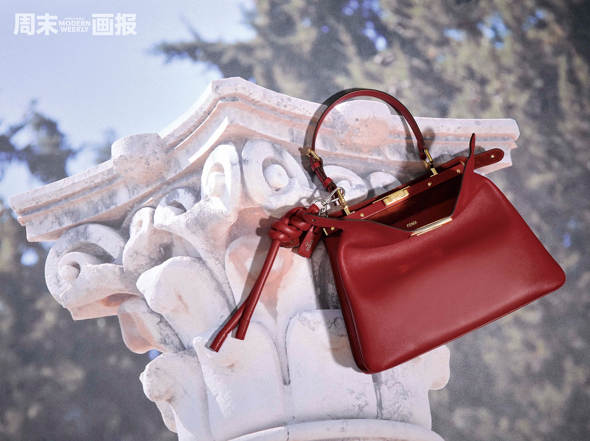 The new #FendiPeekaboo Soft was accessorised with the Fendi Knot 