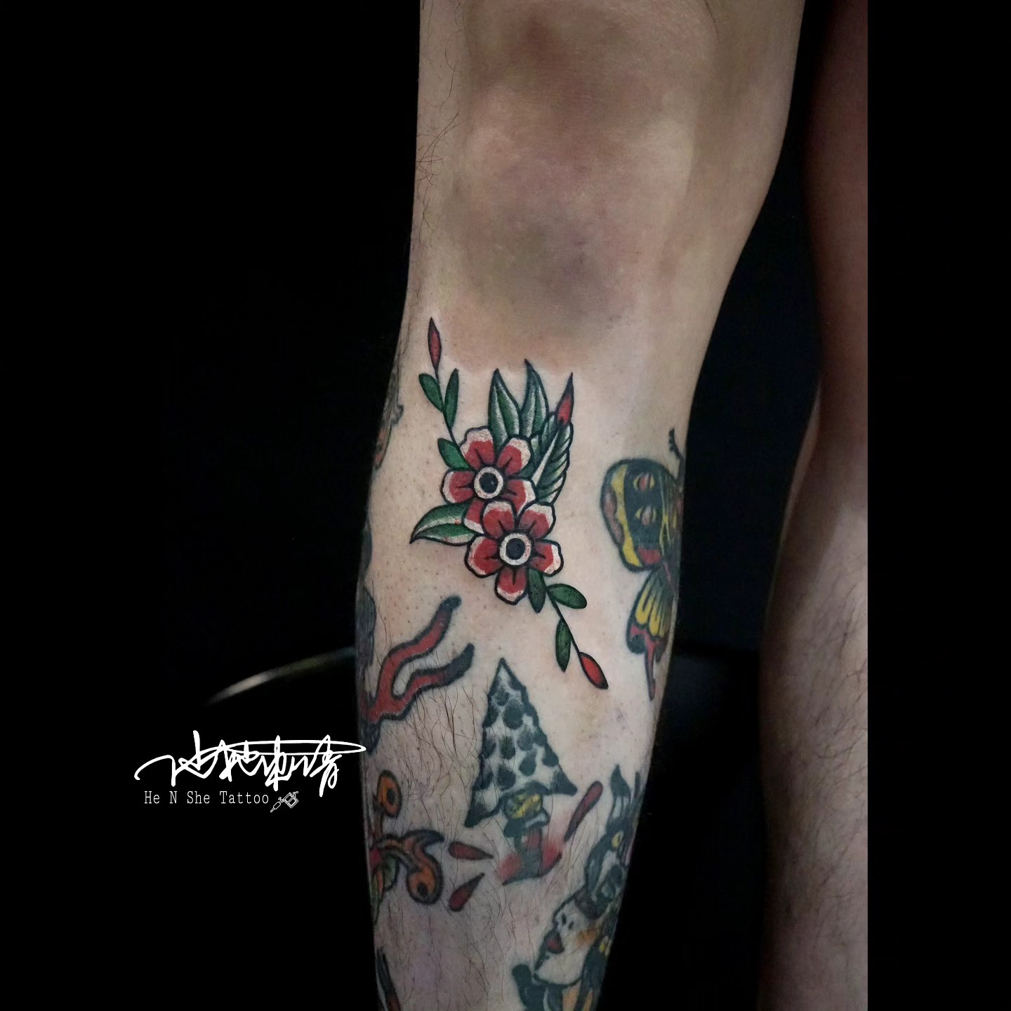 老學校花 刺青師：小魁 #刺青 #紋身 #花 #老學校刺青... - 他她 Art Studio 刺青 音樂