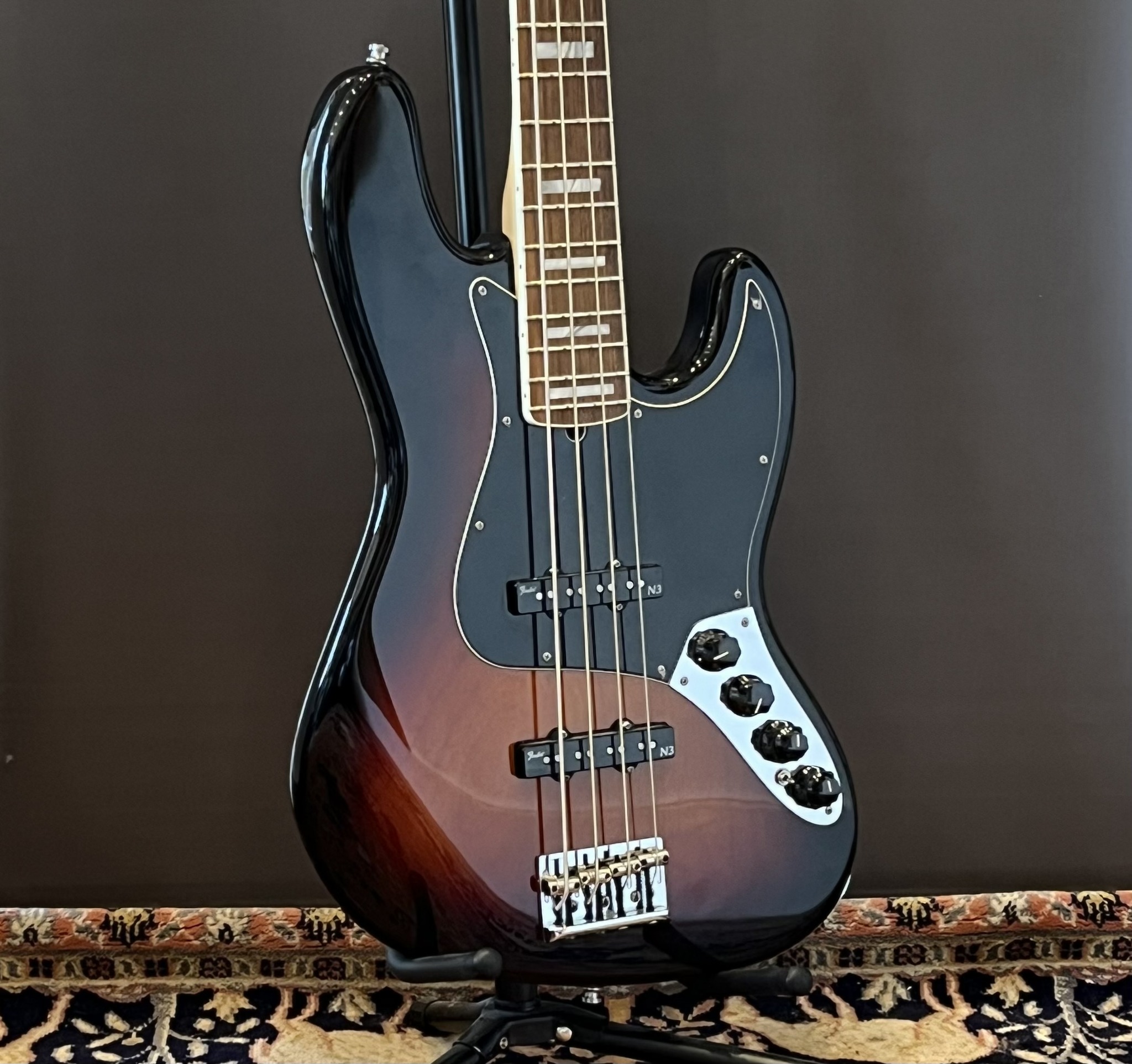 Fender American Deluxe JazzBass N3 Black