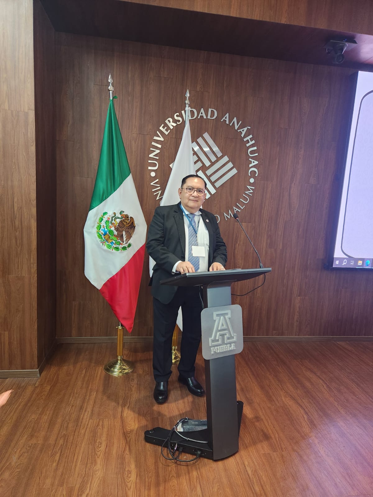 🌎📚 Nuestro Rector, el... - Universidad de Oriente :Oficial: | Facebook