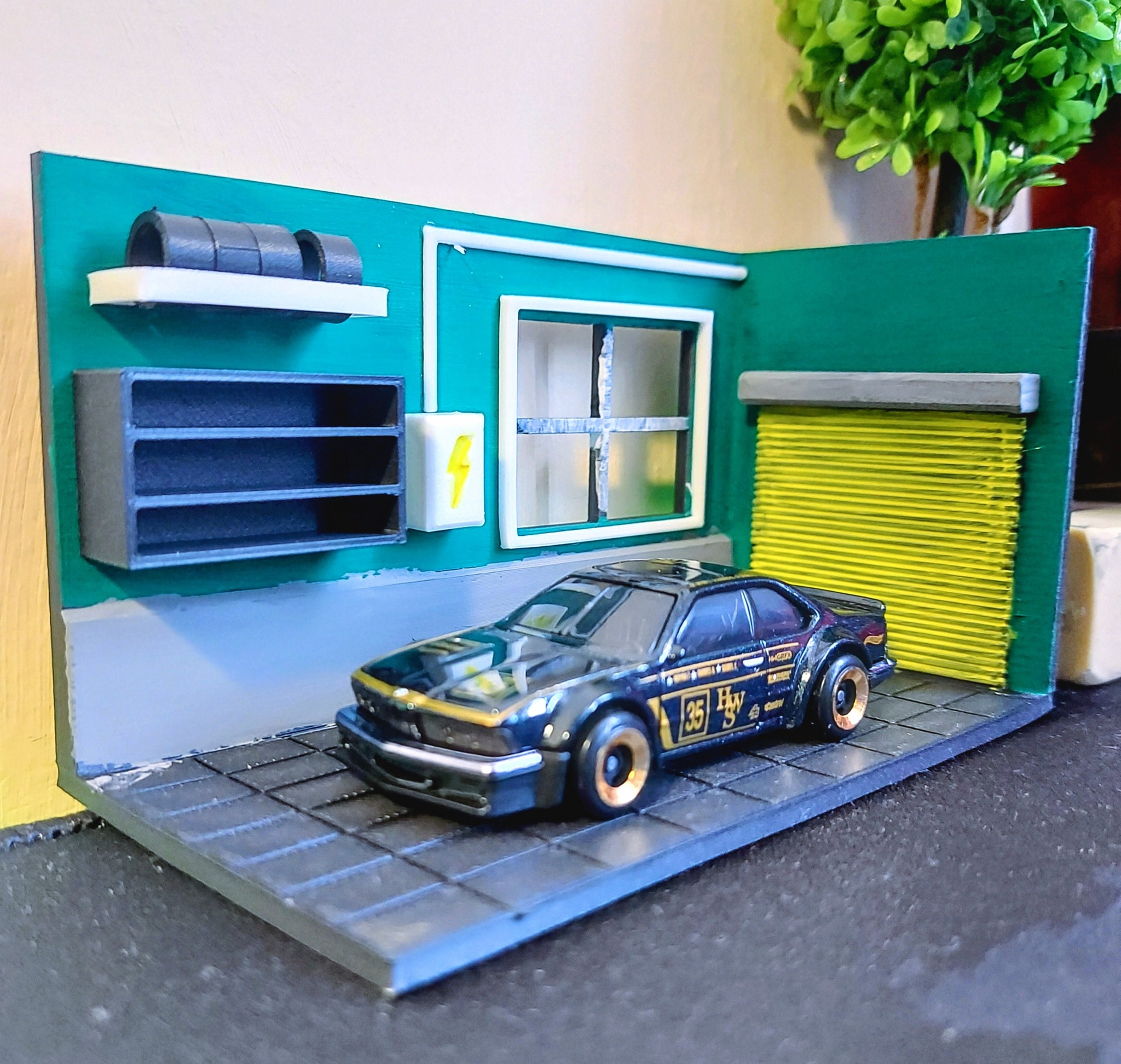 🚘 Made a Hot Wheels 1:64 garage. It is a DIY project. You have to