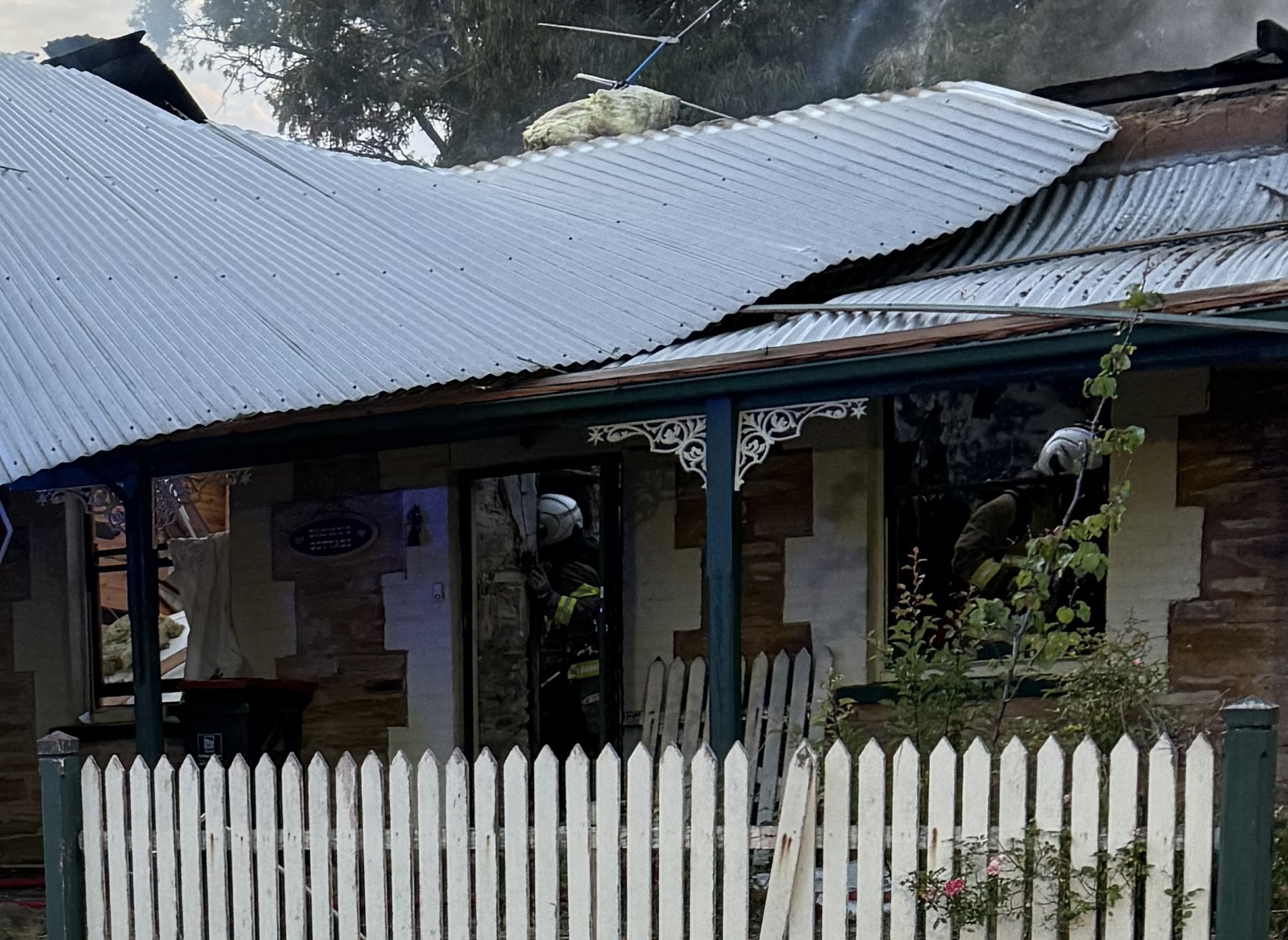 House fire in Willunga -... - SA Country Fire Service Updates | Facebook