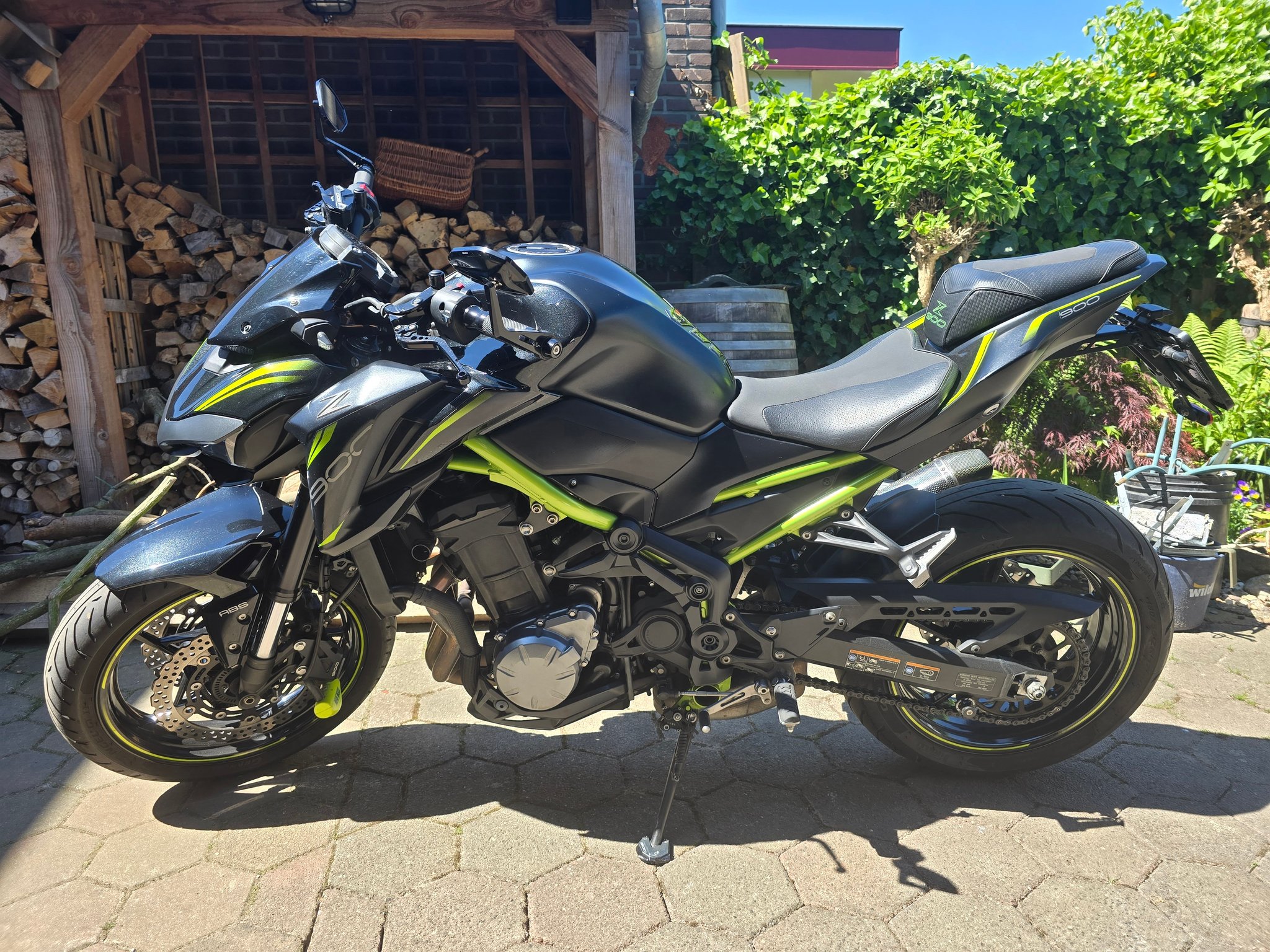 What are some exhaust recommendations for a 2018 Kawasaki Z900?