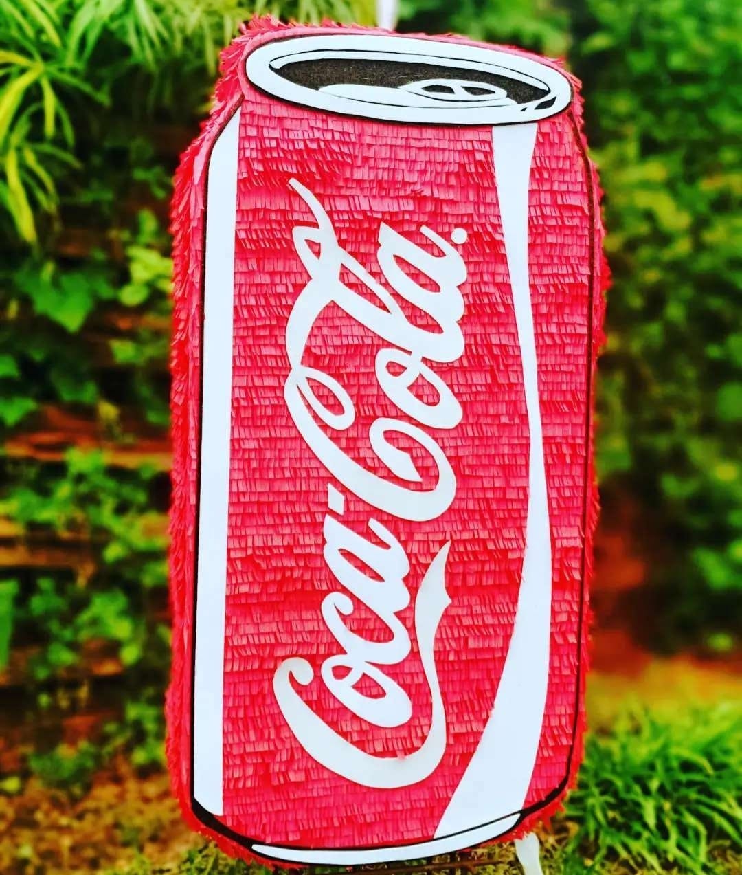 PIÑATA DE COCA COLA🥤 100%... - Fiesta de piñatas