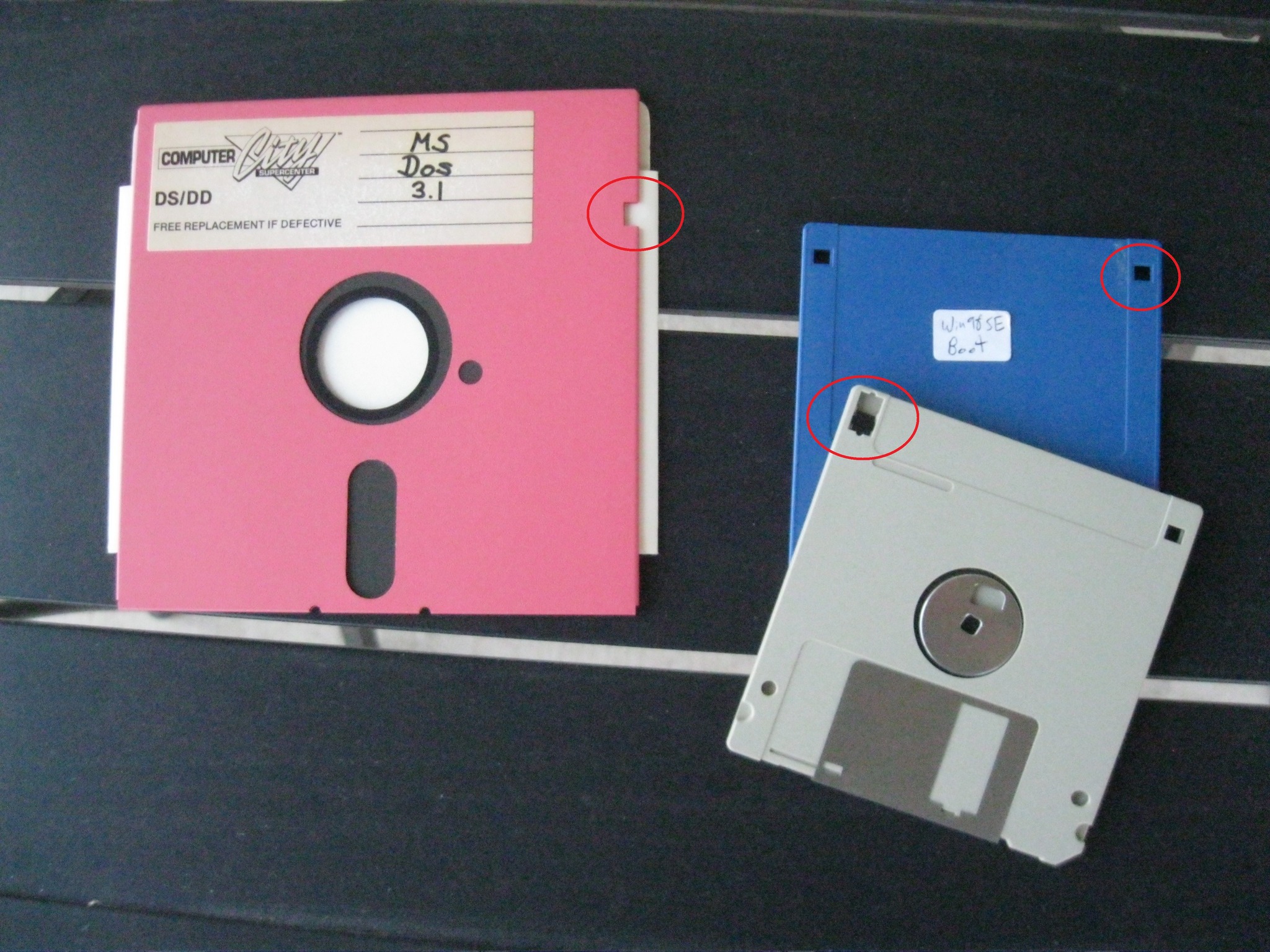 Zip drives were supposed to end the floppy era—until one design