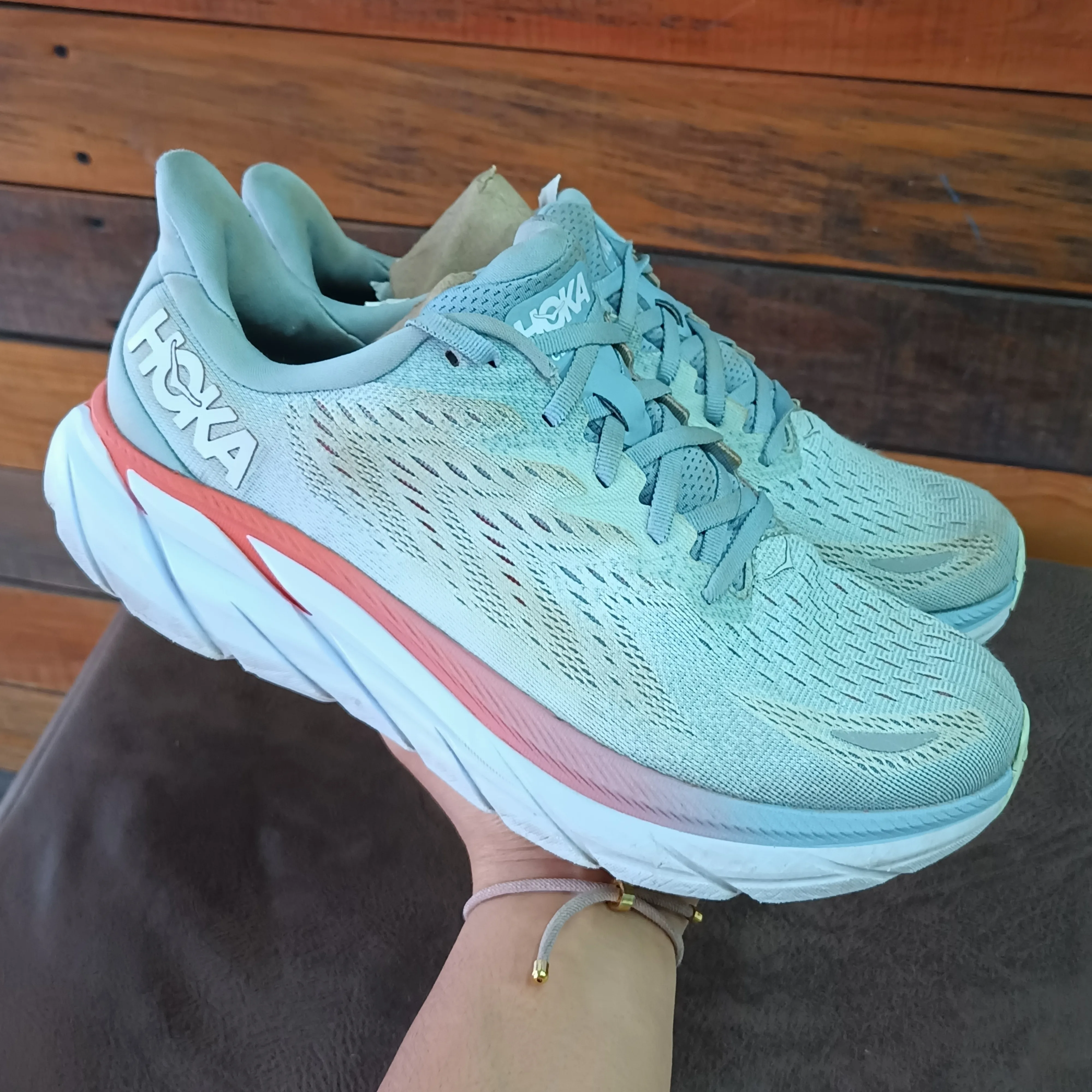 HOKA CLIFTON 8✨ Talla : 9.5 de dama /26.5 CM Precio: 950.00 
