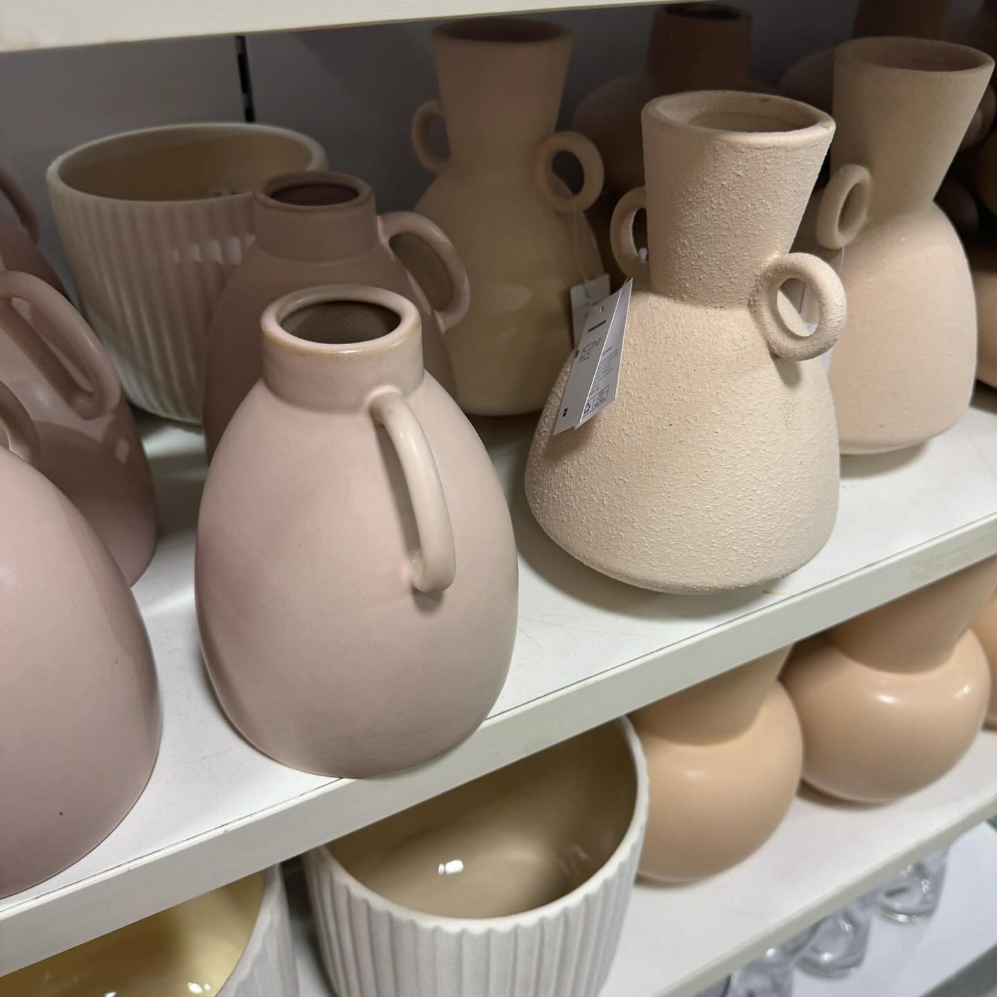 VASE. SIZE