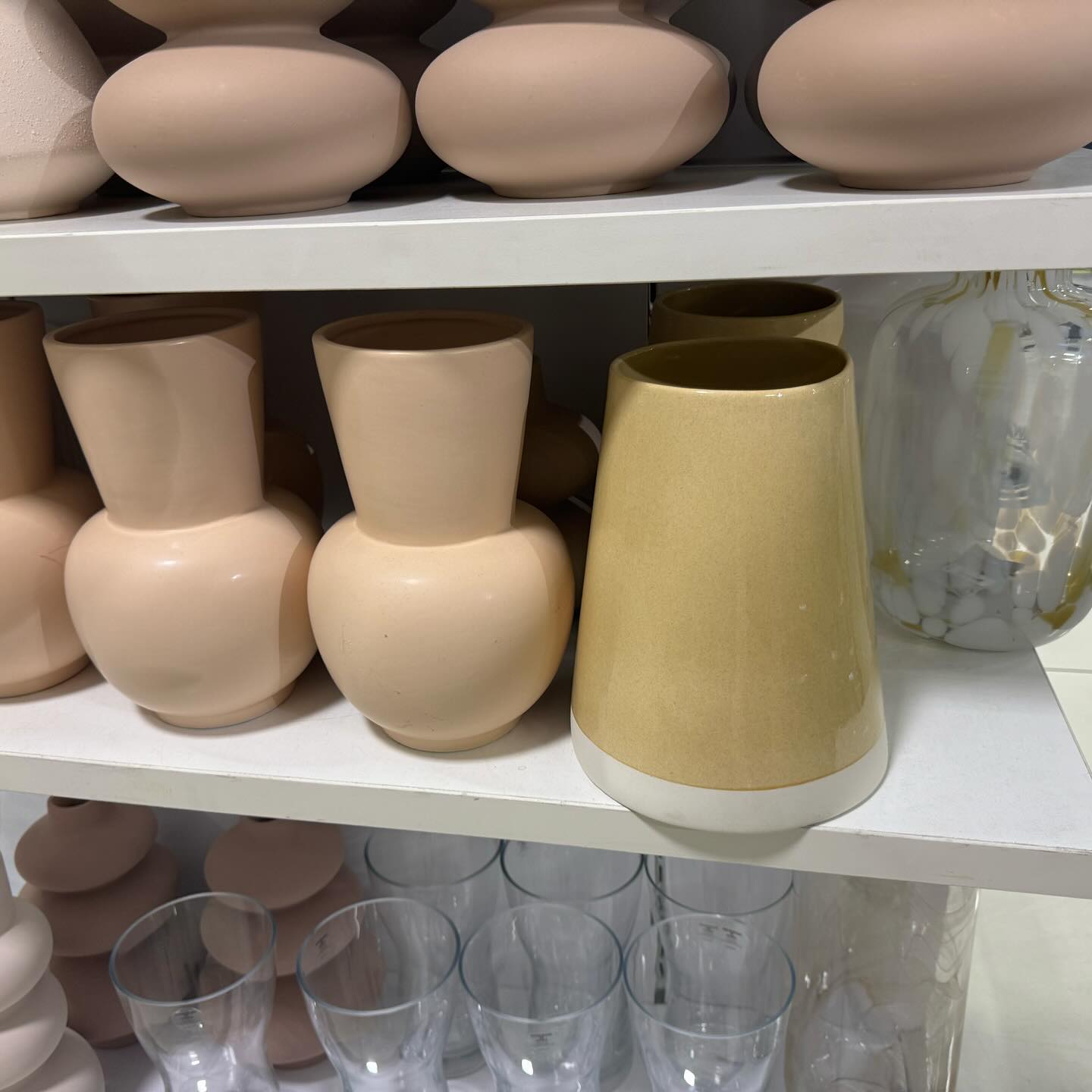 VASE. SIZE