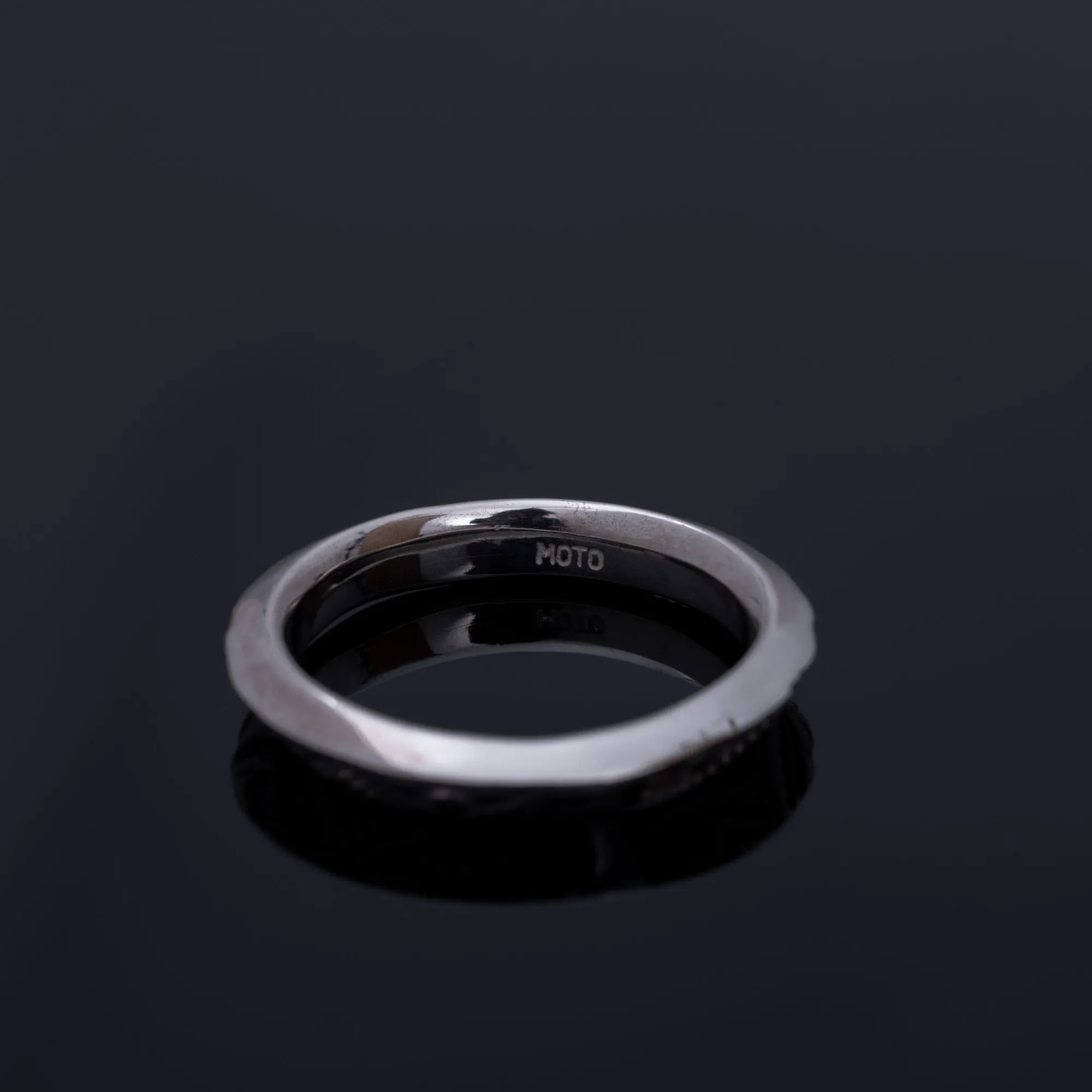 MOTO SILVER - 925 TRIANGLE RING - 受職人們一致推崇，MOTO 