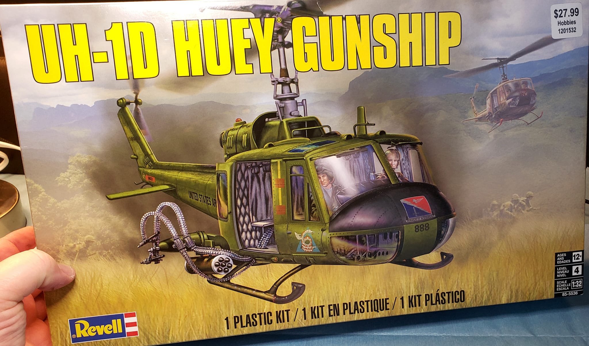 1:18 scale 21st century toys Huey helicopter review