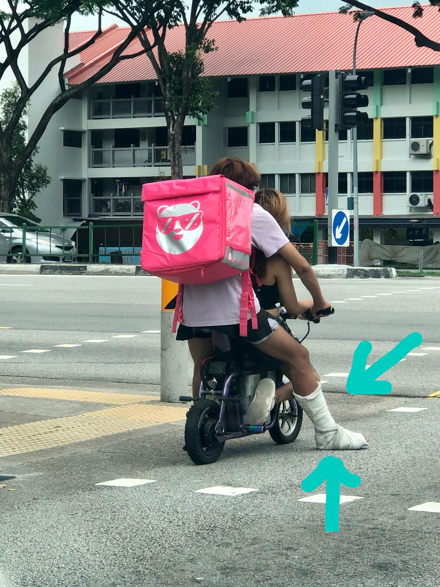 Singapore - Food delivery rider continue riding a PMD with a injured ...