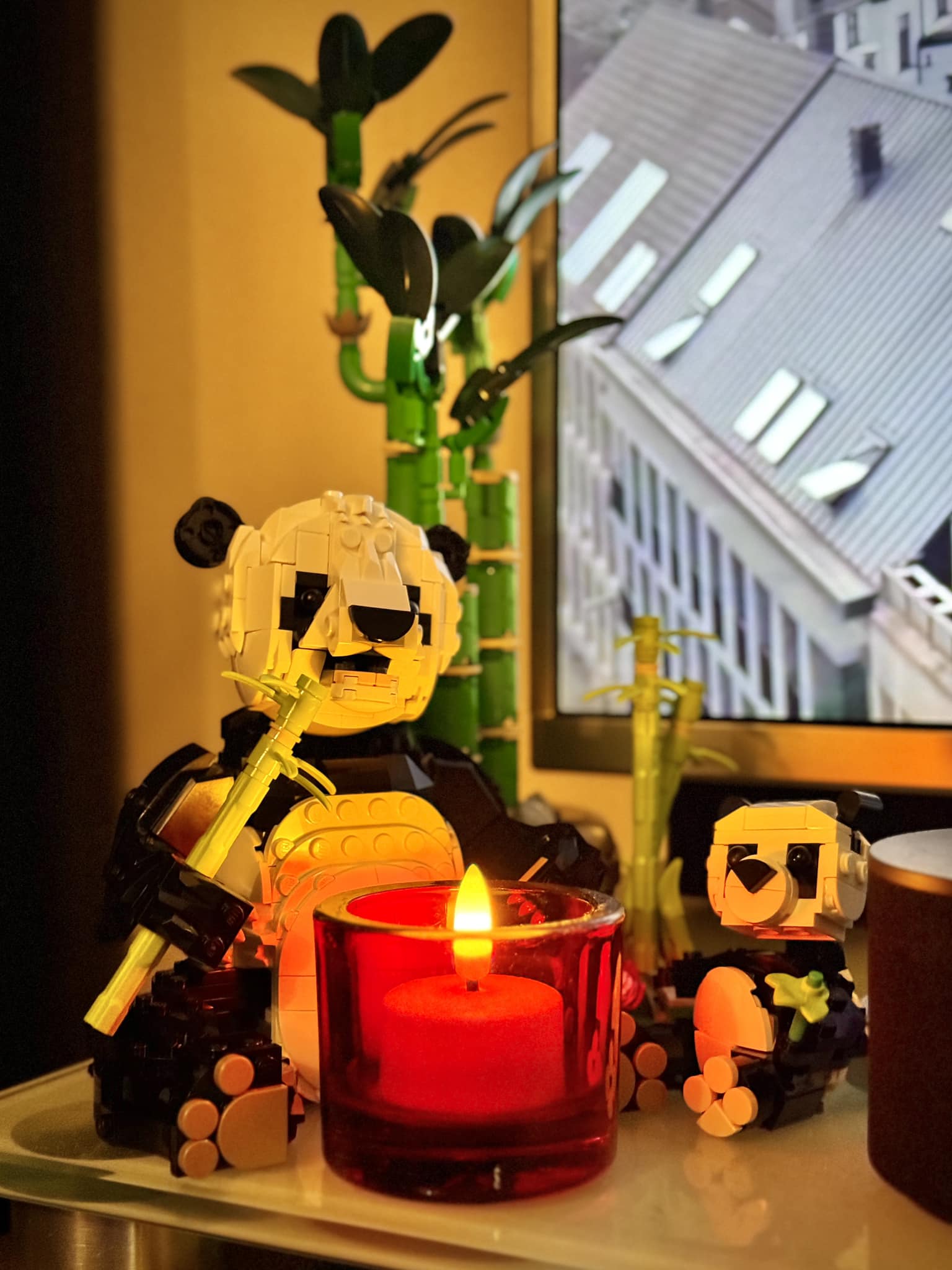 Pochacco and Badtz-Maru from the LEGO 31165 Panda Family set.