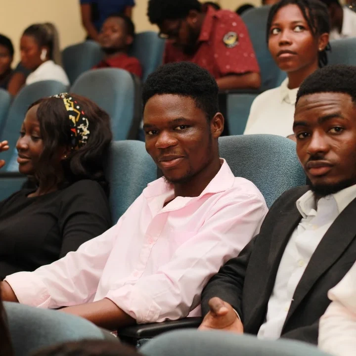 Code R | Accra